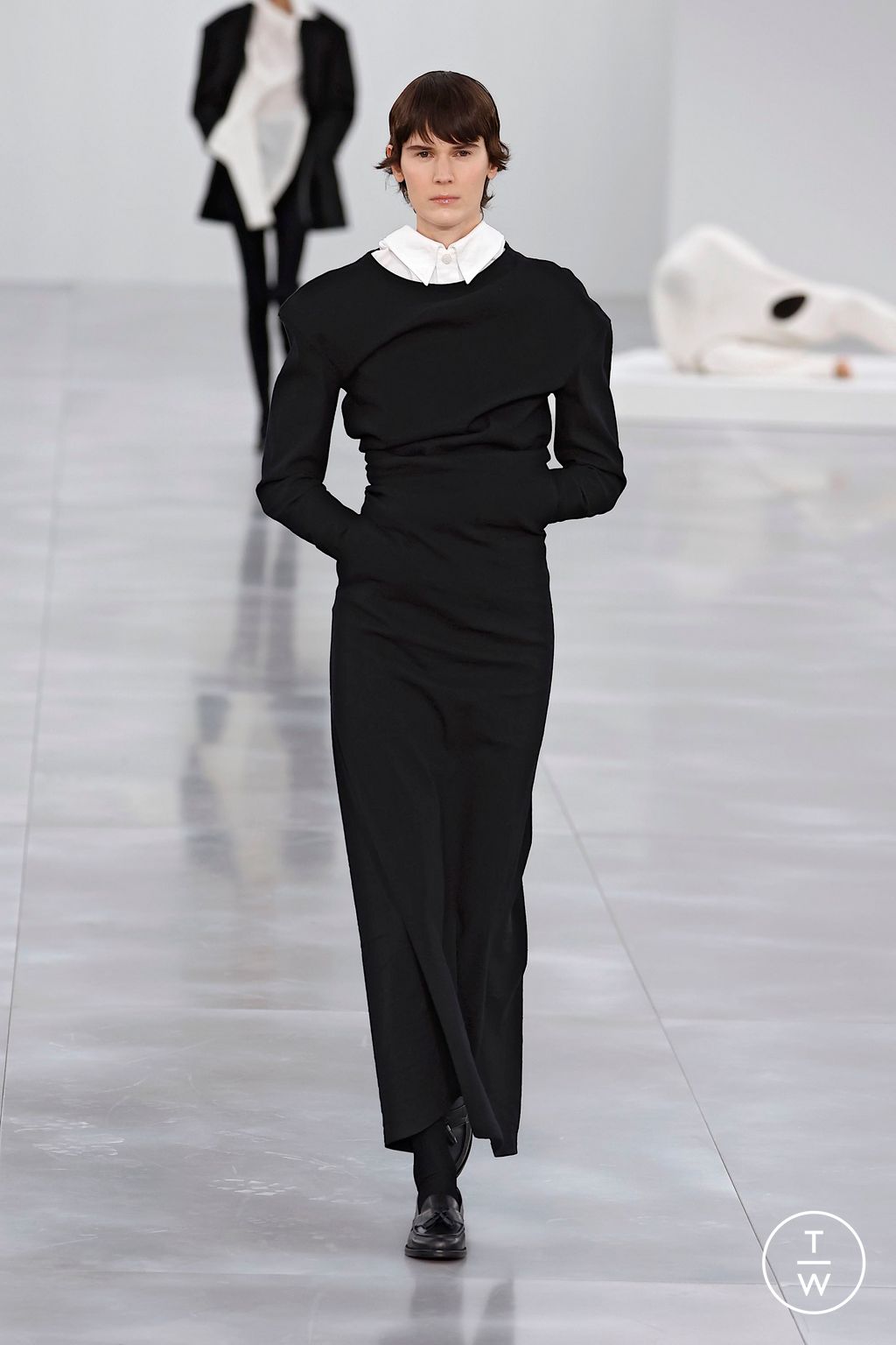 Fashion Week Paris Fall/Winter 2025 look 8 de la collection Issey Miyake womenswear