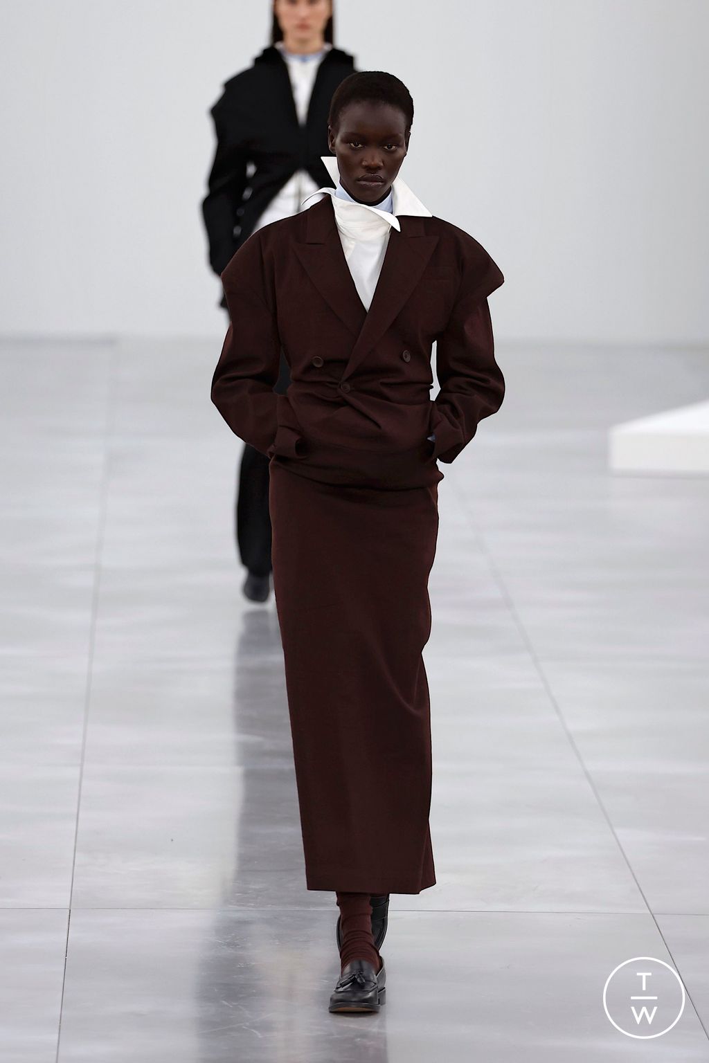 Fashion Week Paris Fall/Winter 2025 look 12 from the Issey Miyake collection womenswear