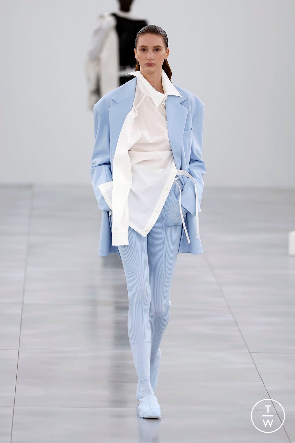 Fashion Week Paris Fall/Winter 2025 look 17 from the Issey Miyake collection 女装