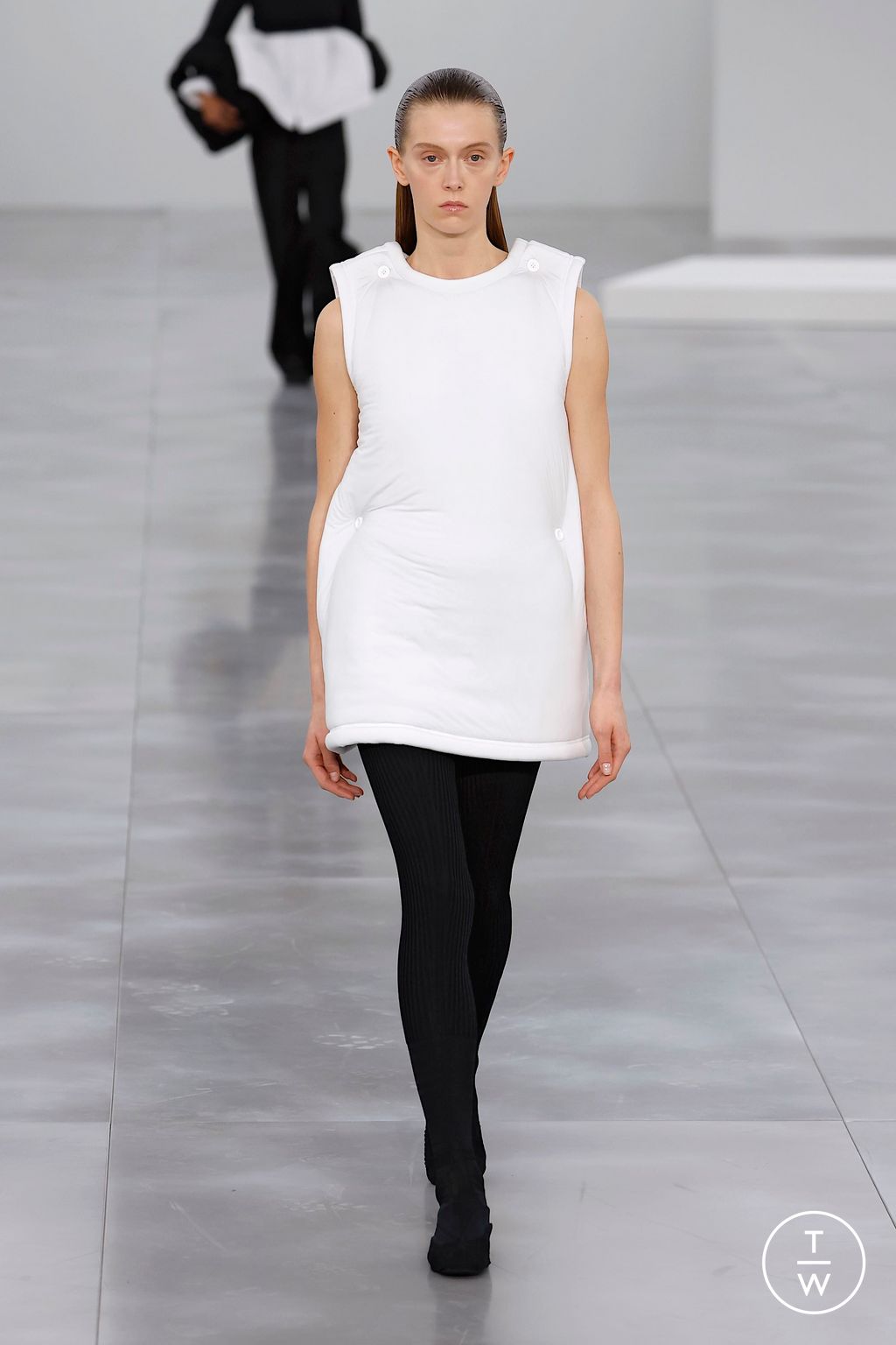 Fashion Week Paris Fall/Winter 2025 look 19 from the Issey Miyake collection 女装