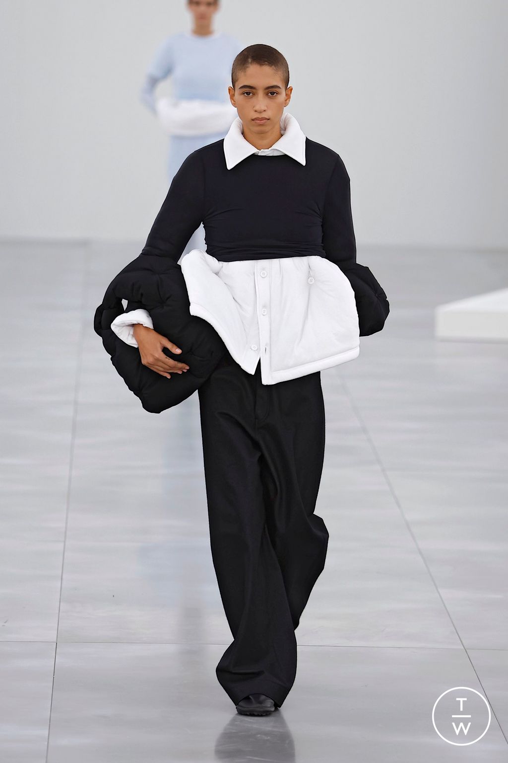 Fashion Week Paris Fall/Winter 2025 look 20 from the Issey Miyake collection womenswear