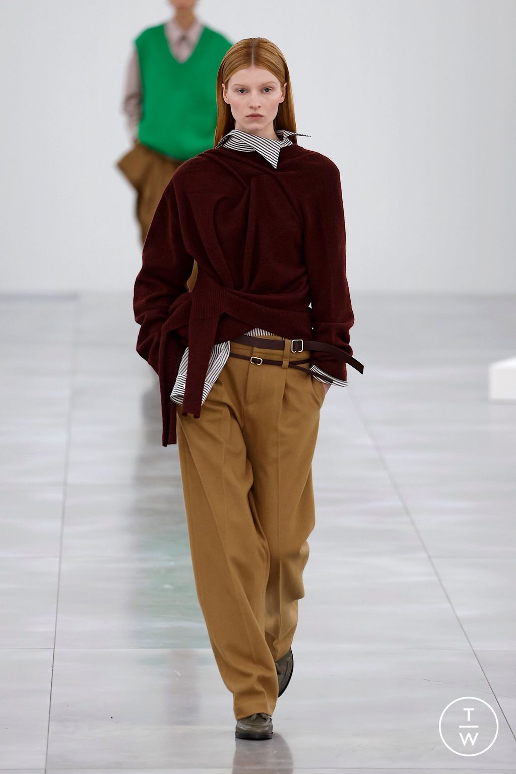 Fashion Week Paris Fall/Winter 2025 look 28 from the Issey Miyake collection 女装