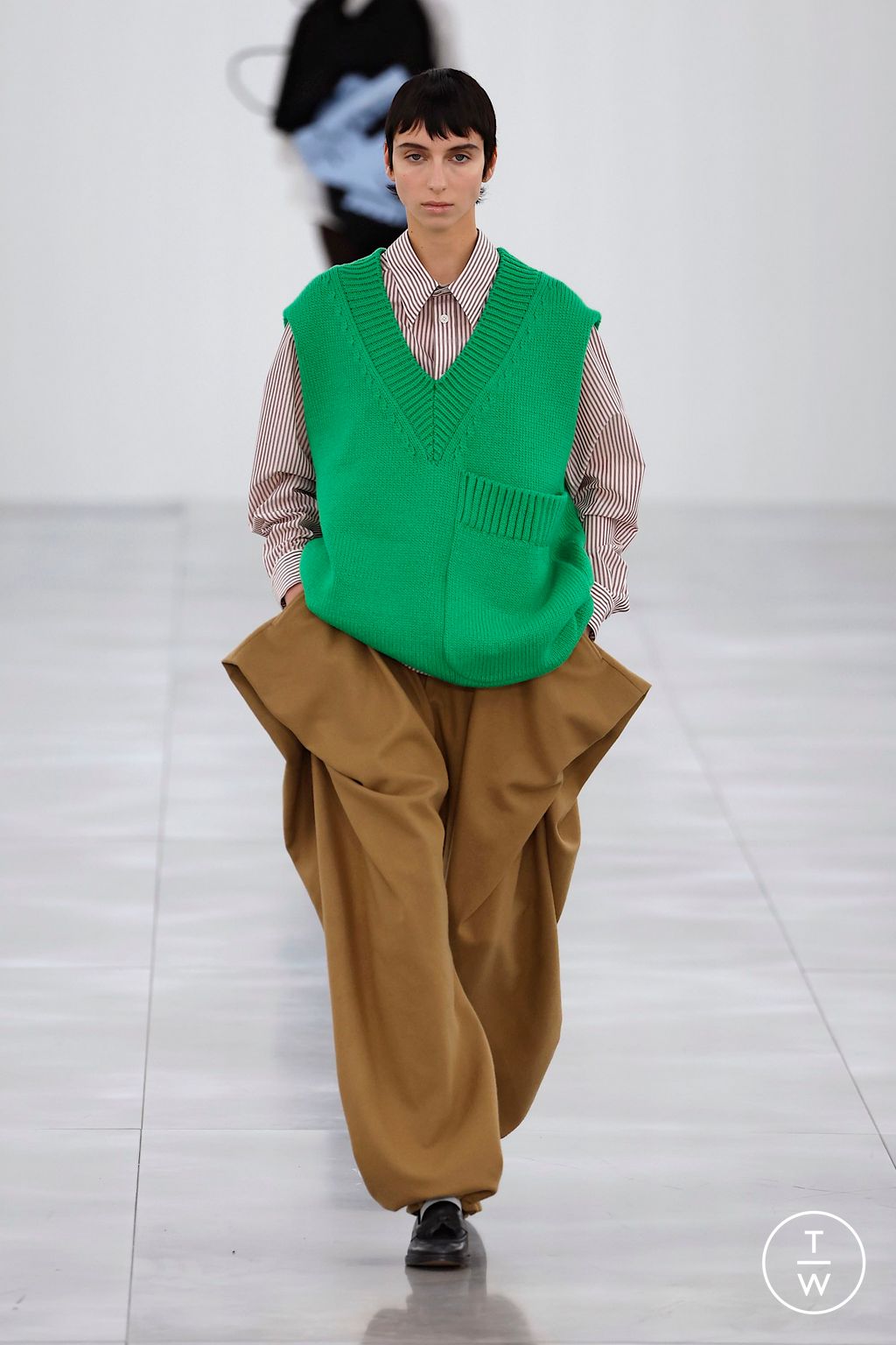 Fashion Week Paris Fall/Winter 2025 look 29 from the Issey Miyake collection womenswear