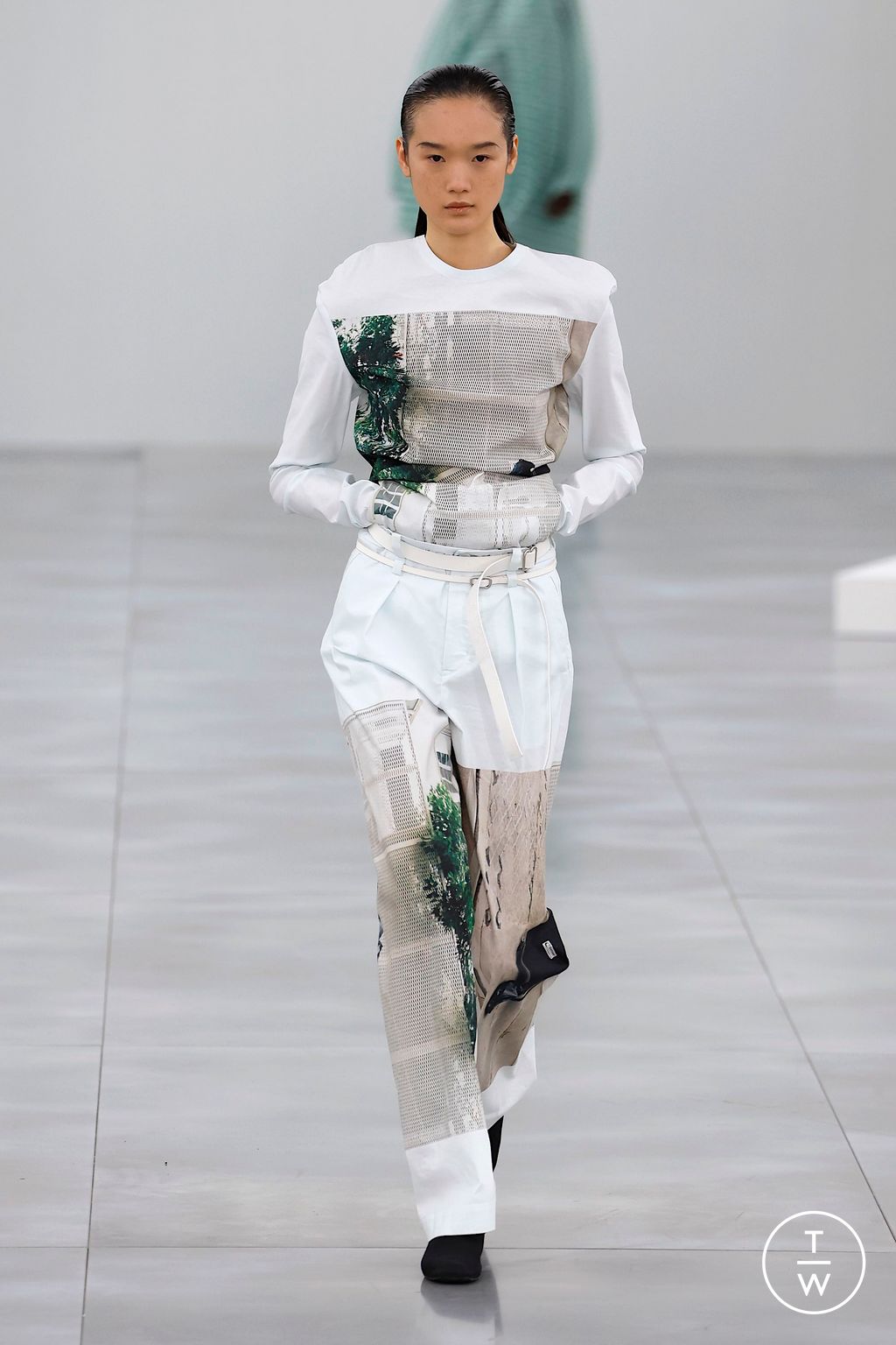Fashion Week Paris Fall/Winter 2025 look 41 from the Issey Miyake collection womenswear