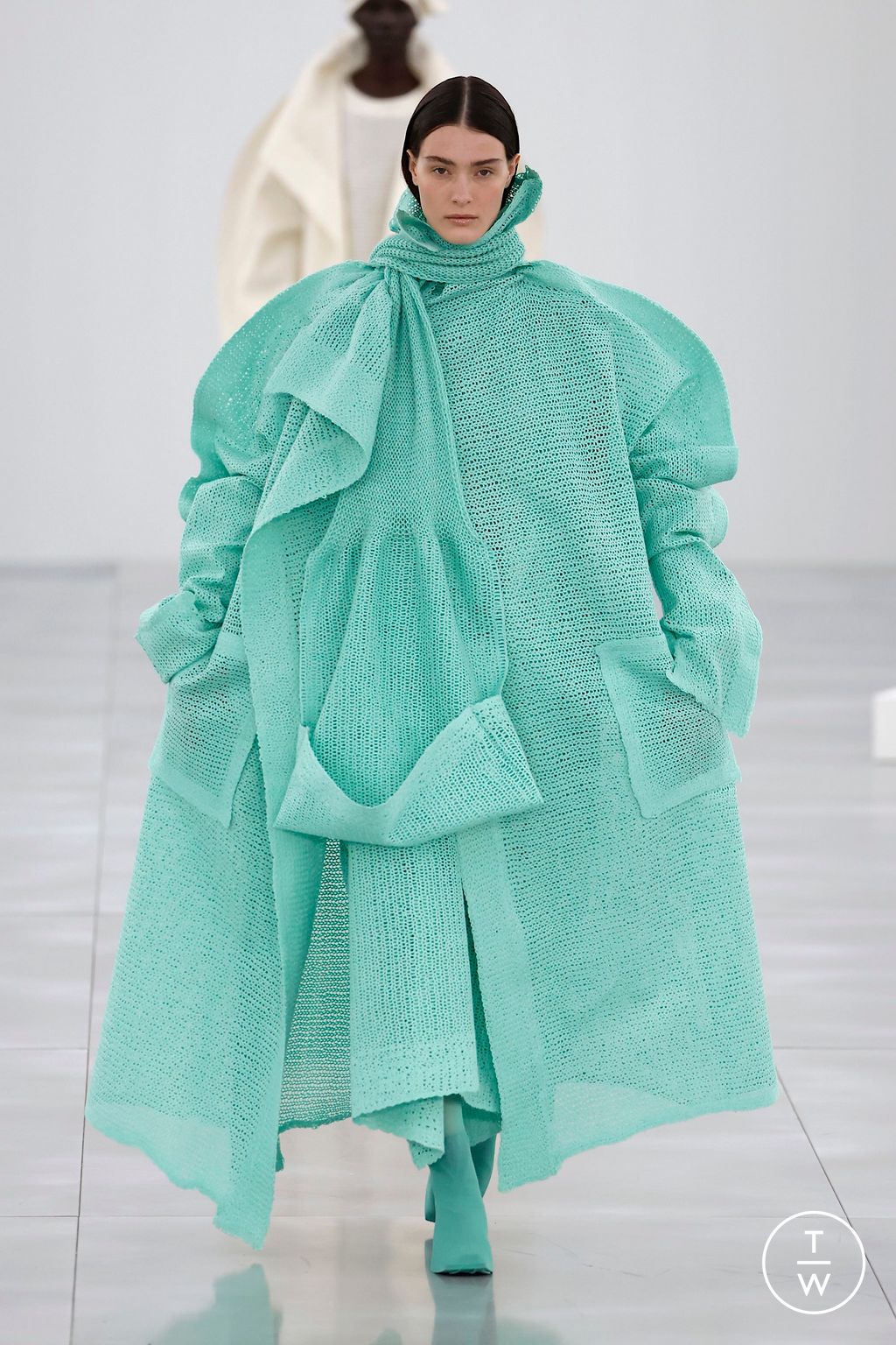 Fashion Week Paris Fall/Winter 2025 look 46 from the Issey Miyake collection womenswear