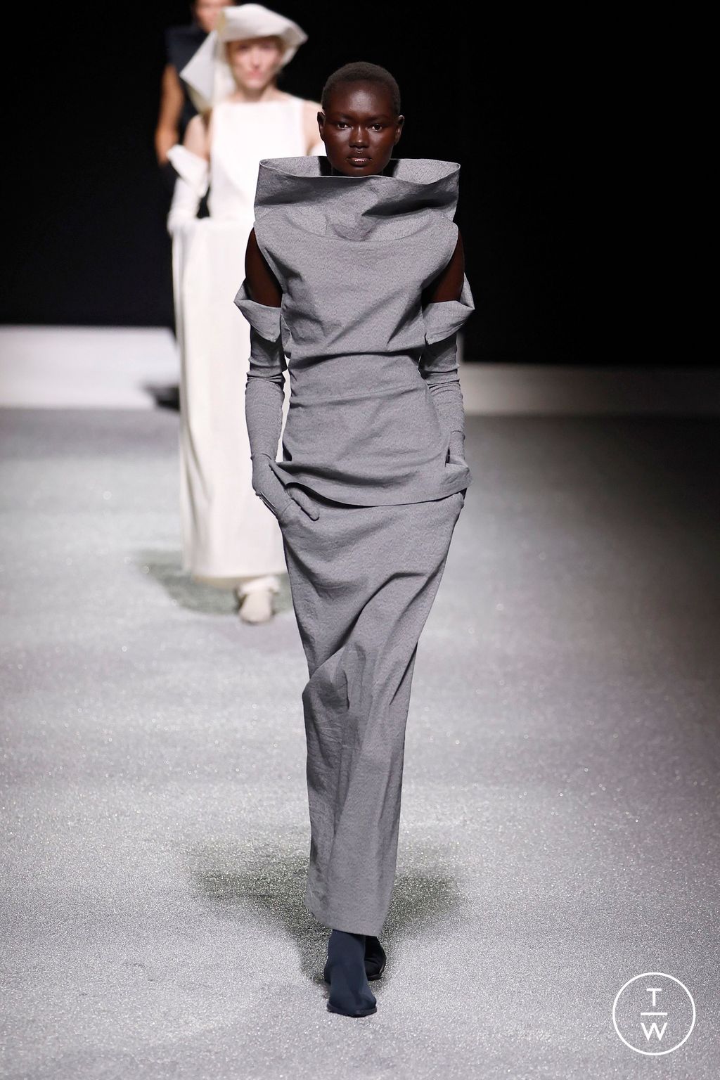 Fashion Week Paris Fall/Winter 2026 look 3 from the Issey Miyake collection womenswear