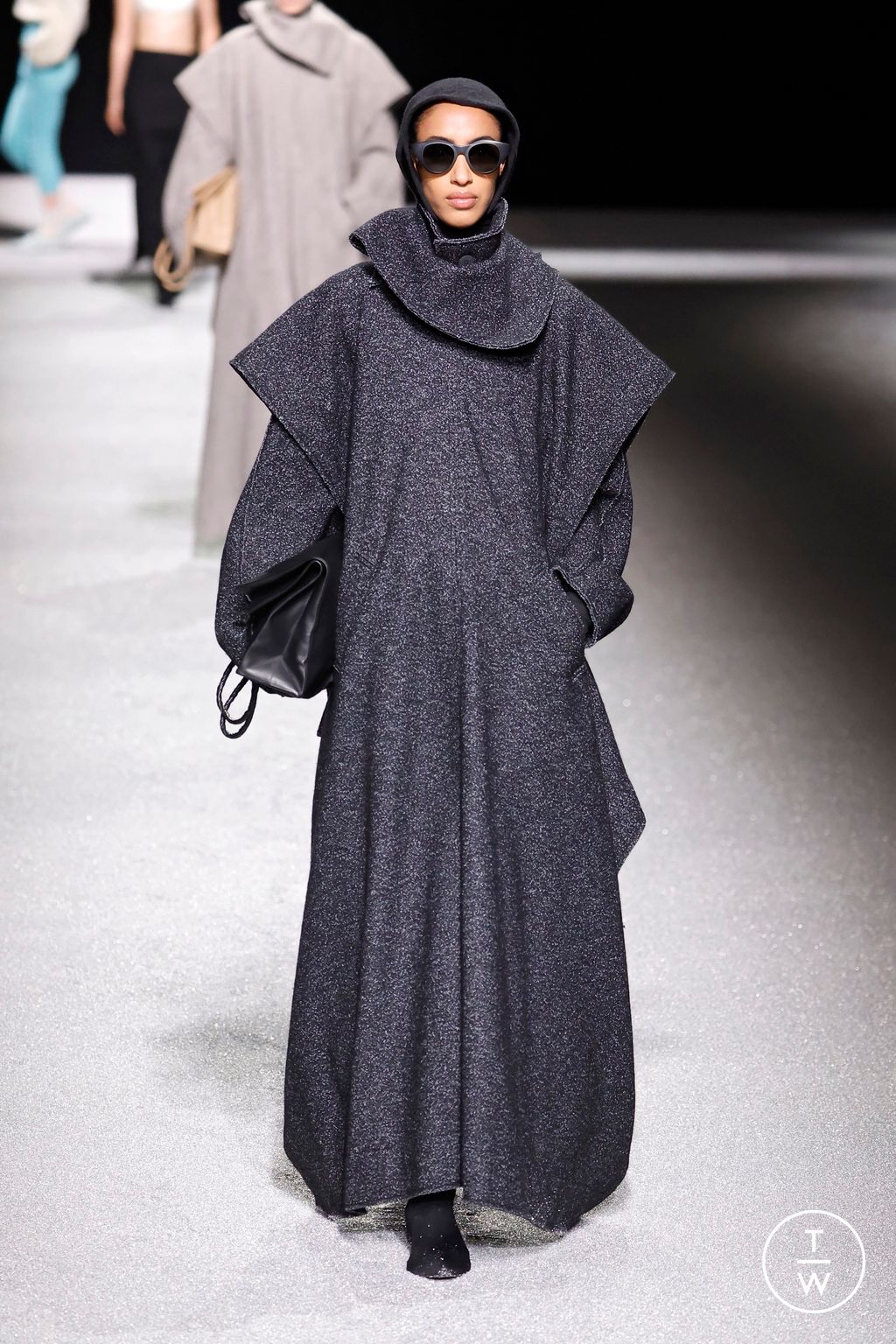 Fashion Week Paris Fall/Winter 2026 look 18 from the Issey Miyake collection womenswear
