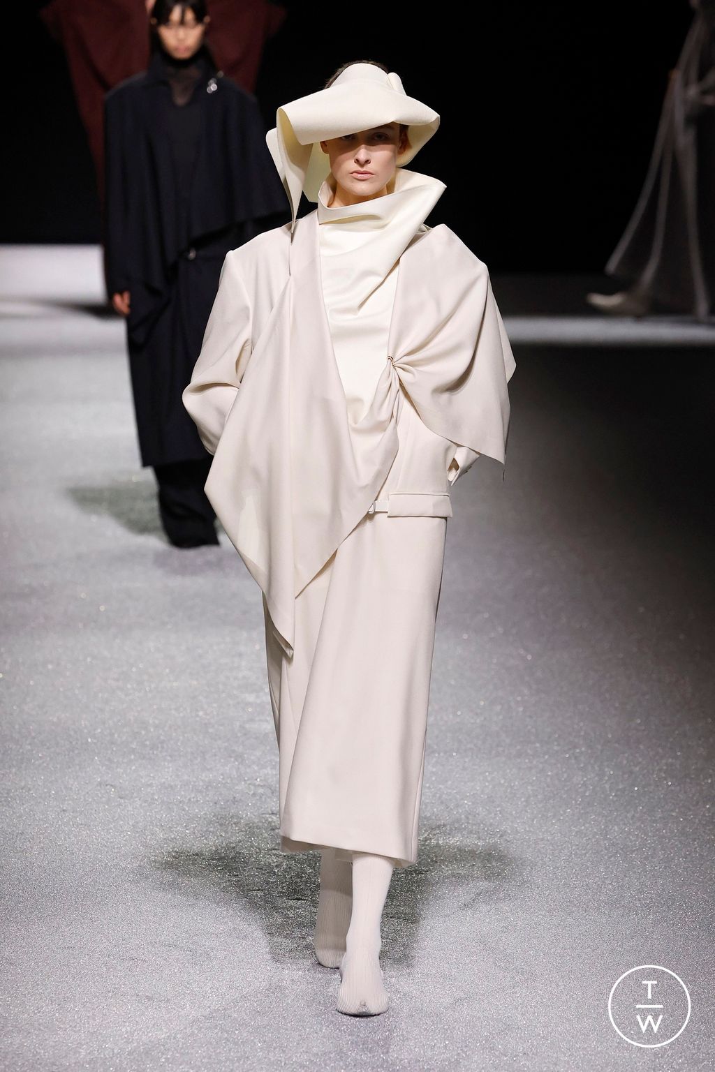 Fashion Week Paris Fall/Winter 2026 look 23 from the Issey Miyake collection womenswear