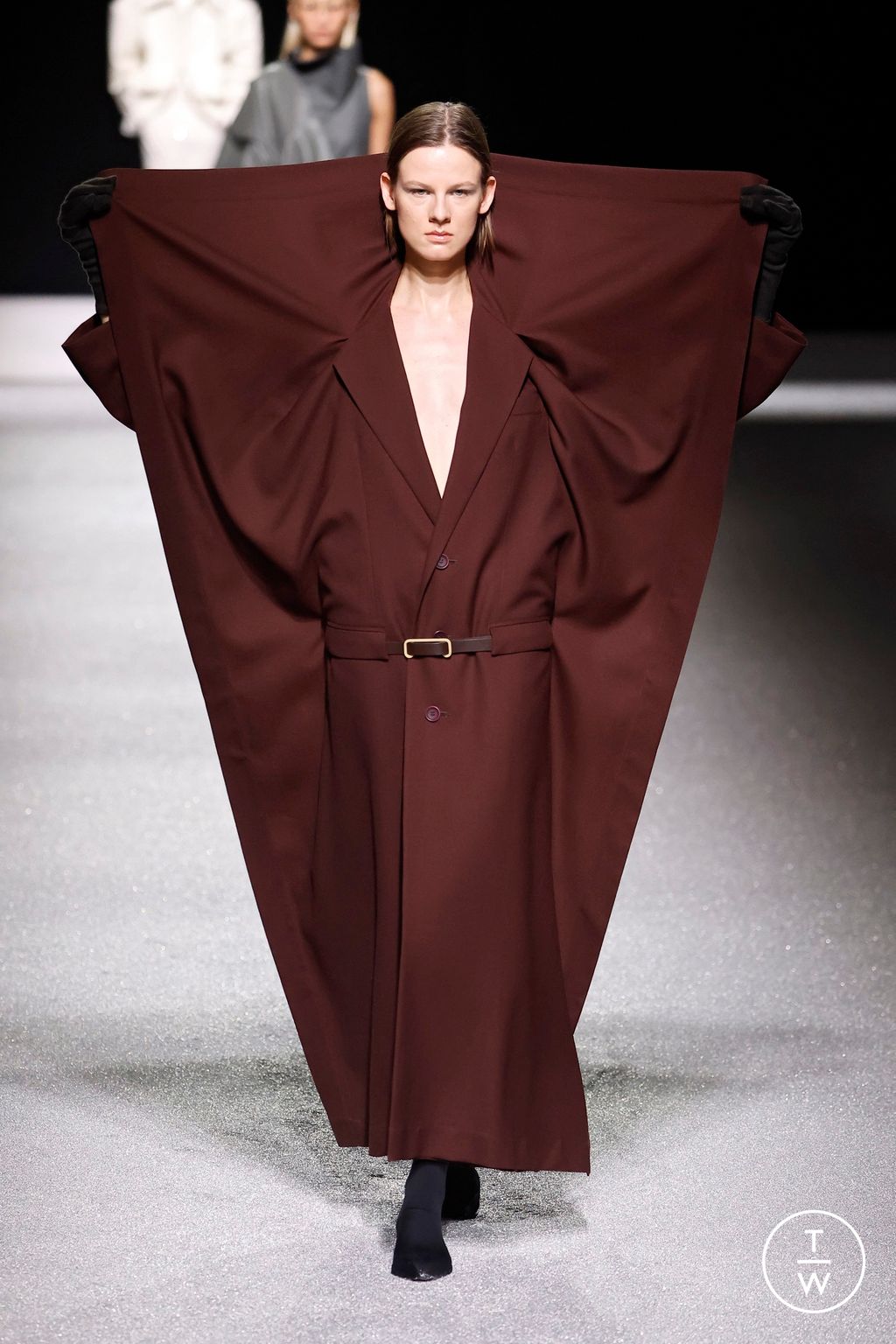 Fashion Week Paris Fall/Winter 2026 look 25 from the Issey Miyake collection womenswear