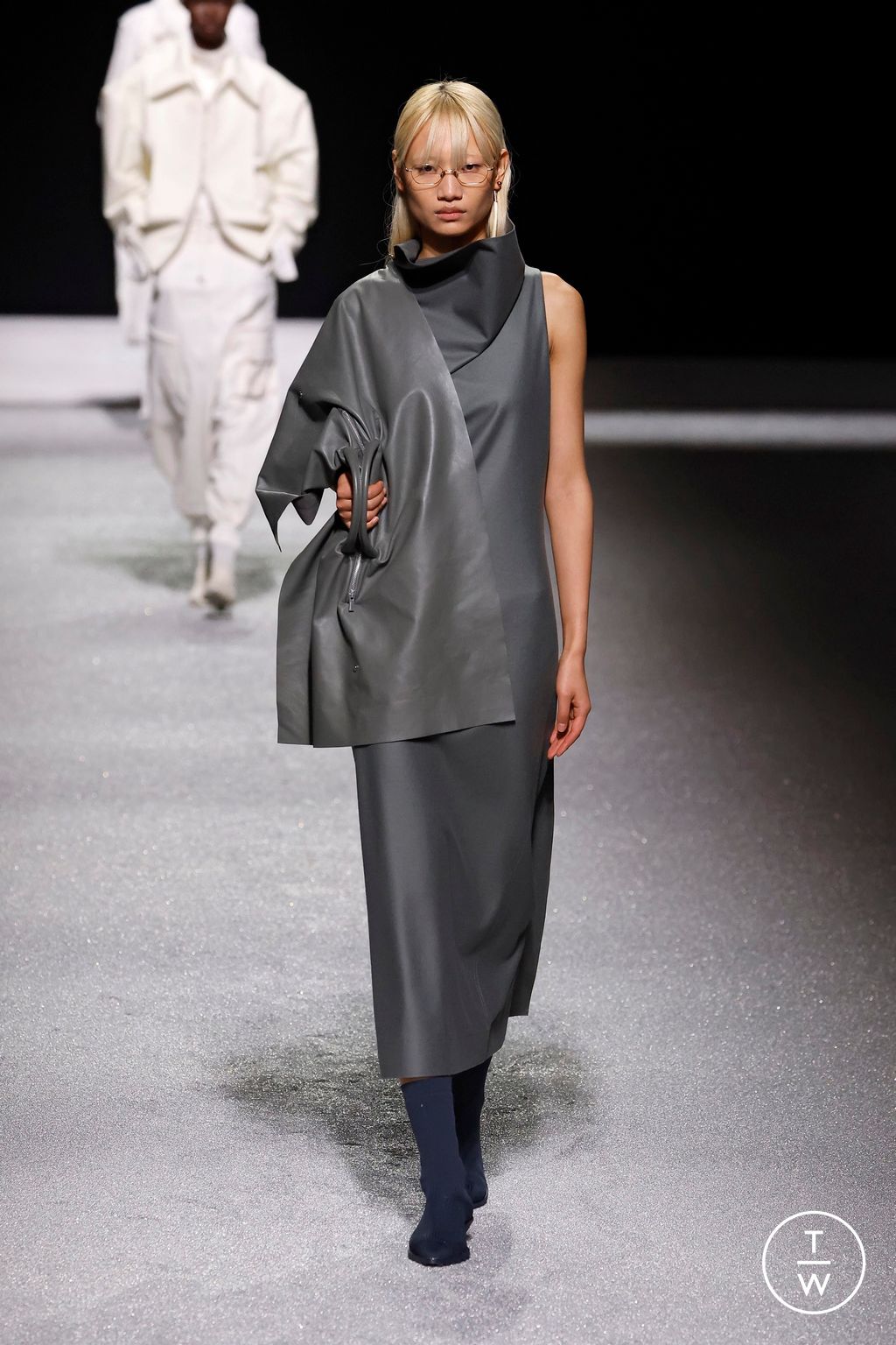 Fashion Week Paris Fall/Winter 2026 look 26 from the Issey Miyake collection womenswear