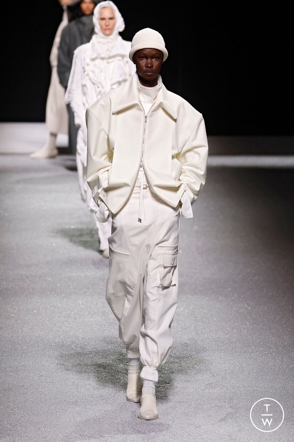 Fashion Week Paris Fall/Winter 2026 look 27 from the Issey Miyake collection womenswear