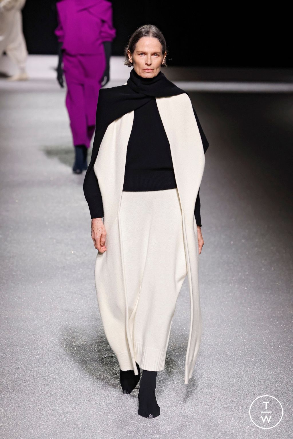 Fashion Week Paris Fall/Winter 2026 look 32 from the Issey Miyake collection womenswear