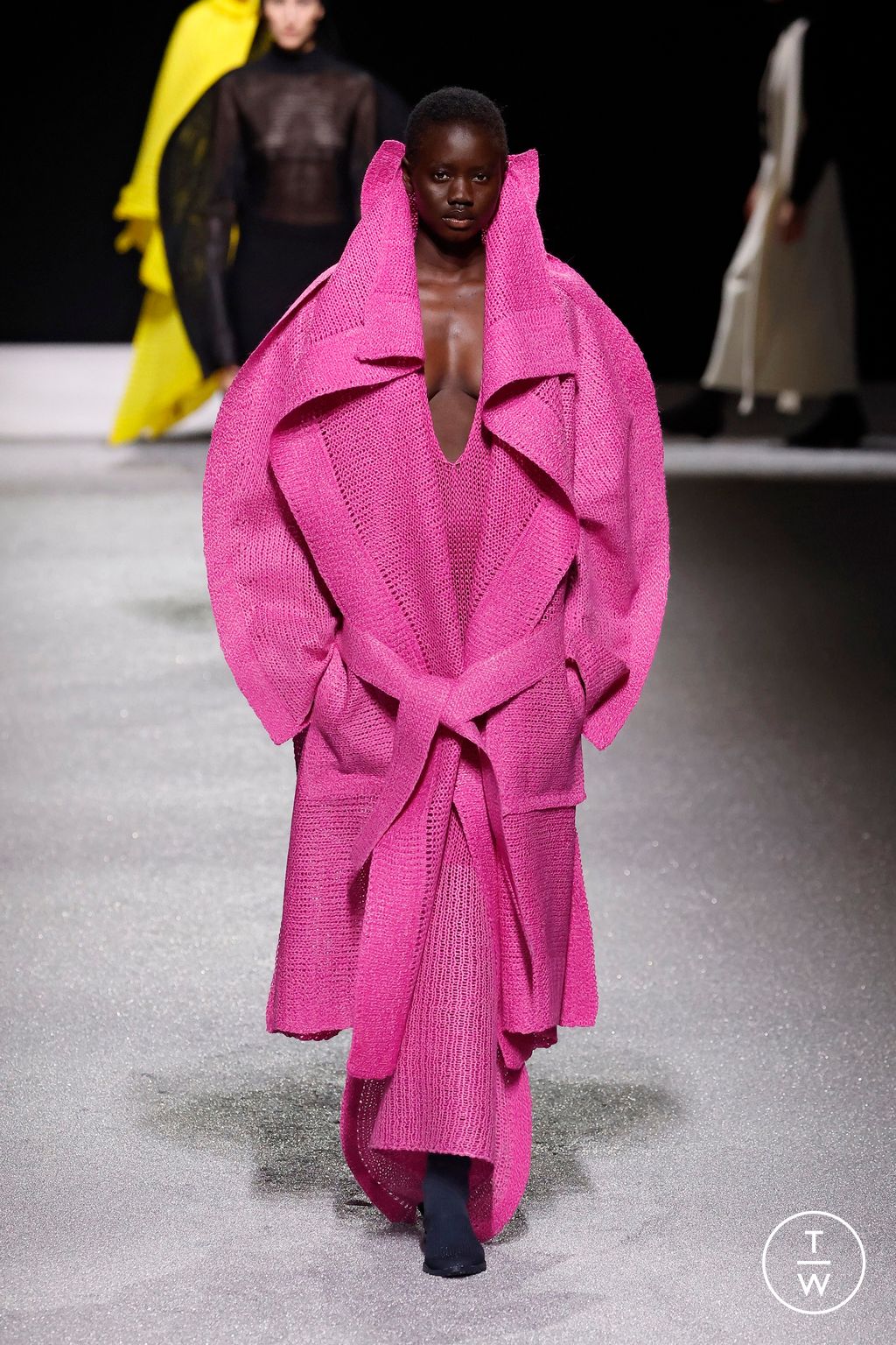 Fashion Week Paris Fall/Winter 2026 look 36 from the Issey Miyake collection womenswear