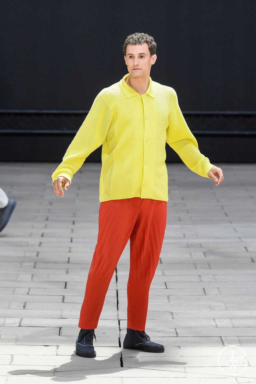 Fashion Week Paris Spring/Summer 2023 look 24 from the Issey Miyake Men collection menswear