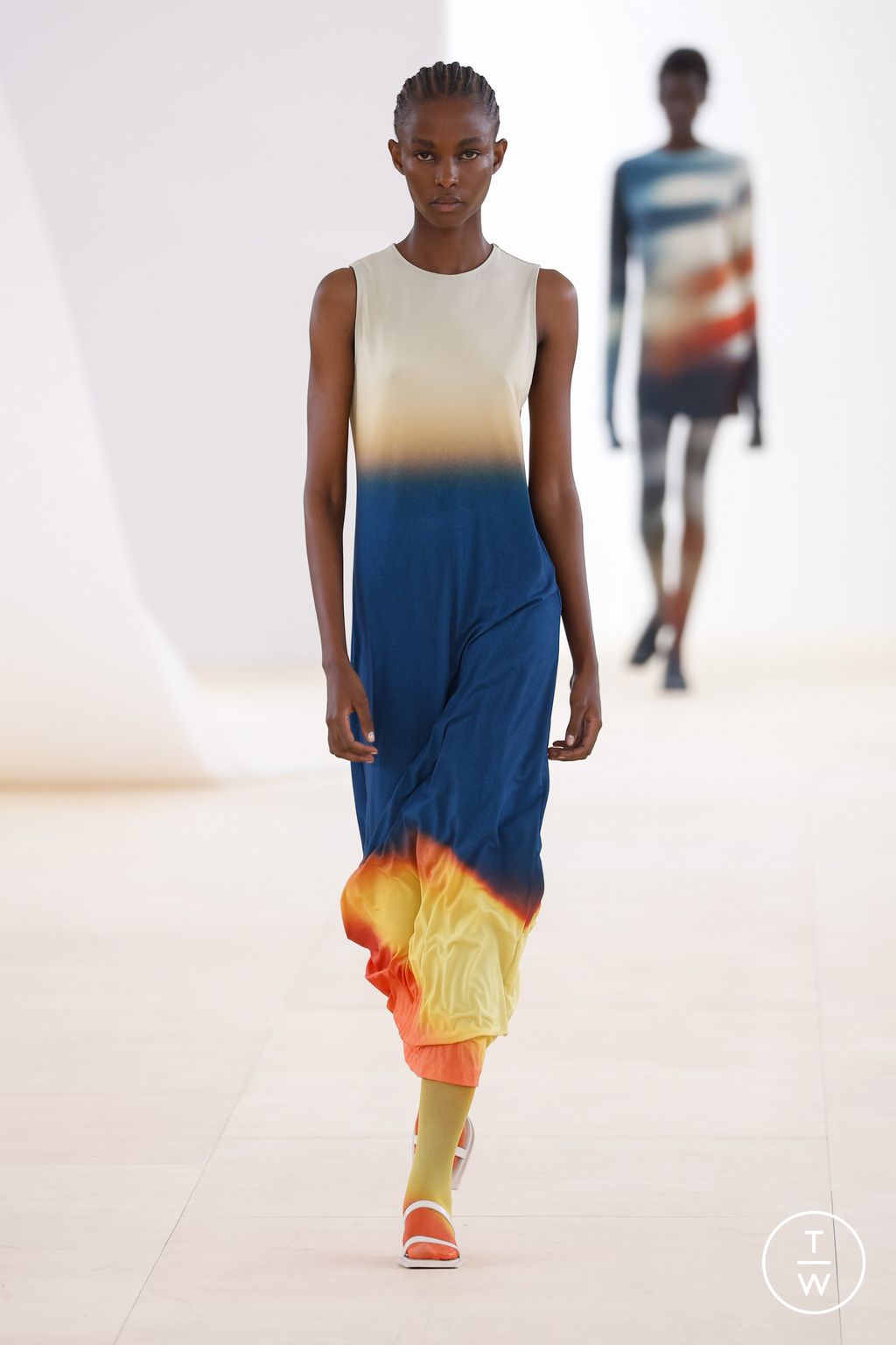 Fashion Week Paris Spring/Summer 2024 look 13 de la collection Issey Miyake womenswear