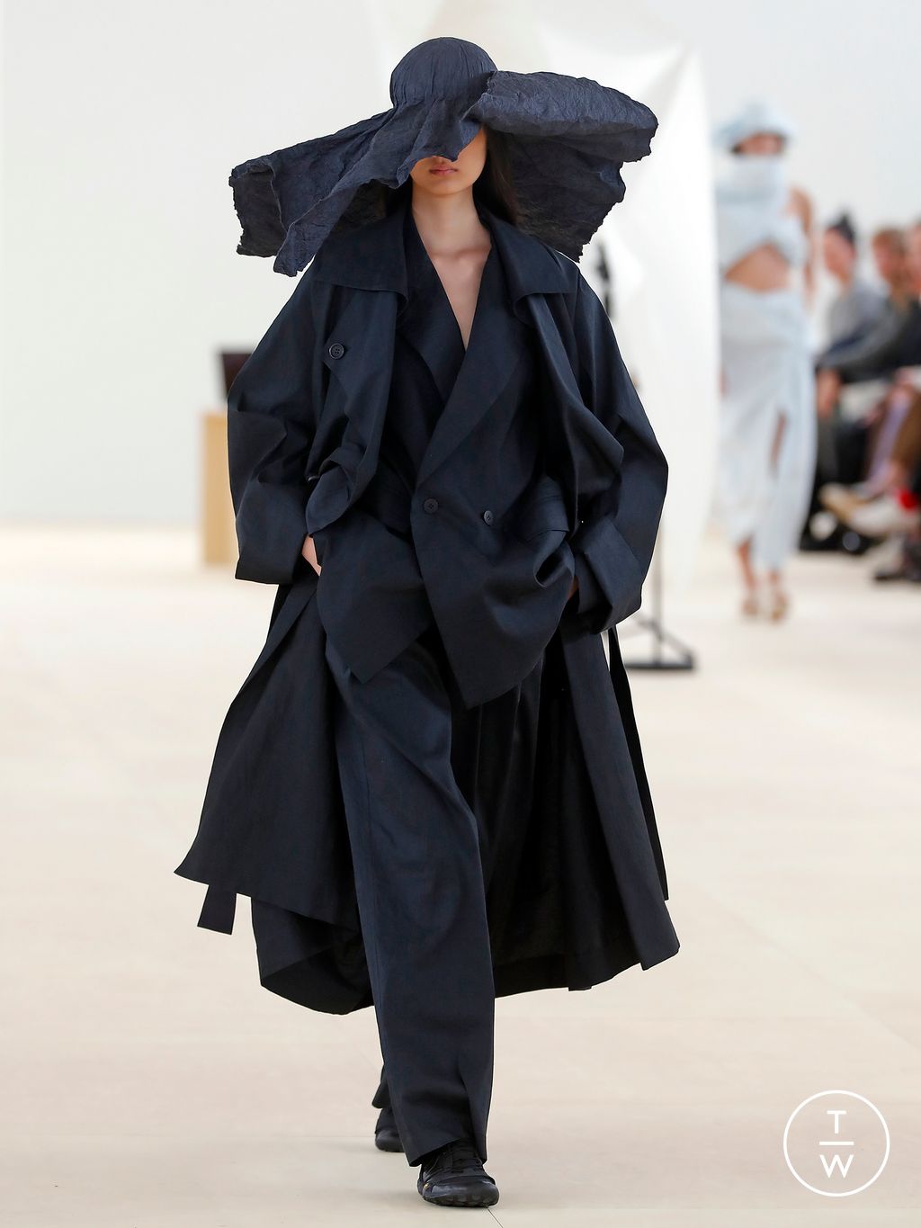 Fashion Week Paris Spring/Summer 2024 look 39 from the Issey Miyake collection 女装