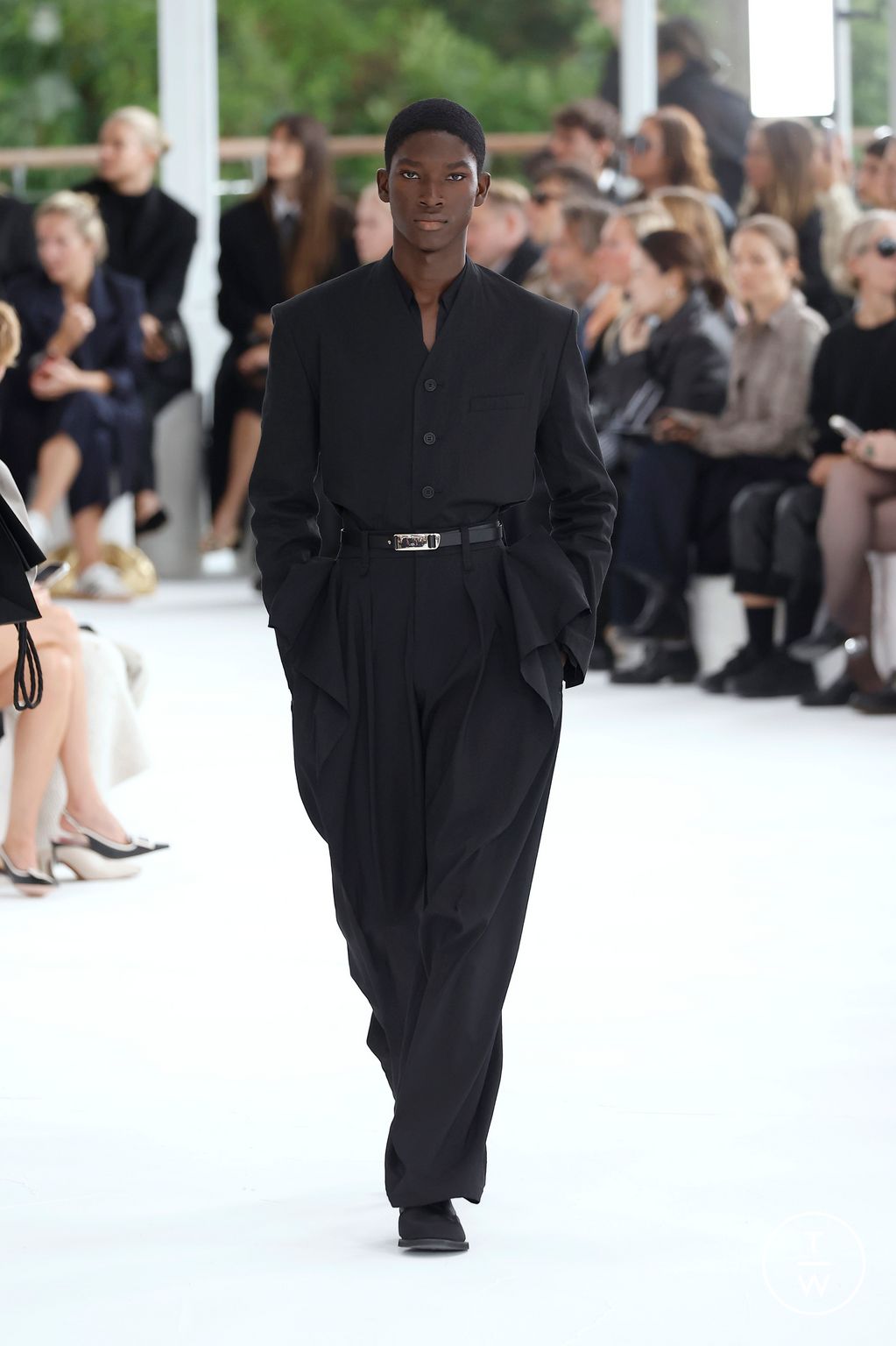 Fashion Week Paris Spring/Summer 2025 look 16 from the Issey Miyake collection womenswear