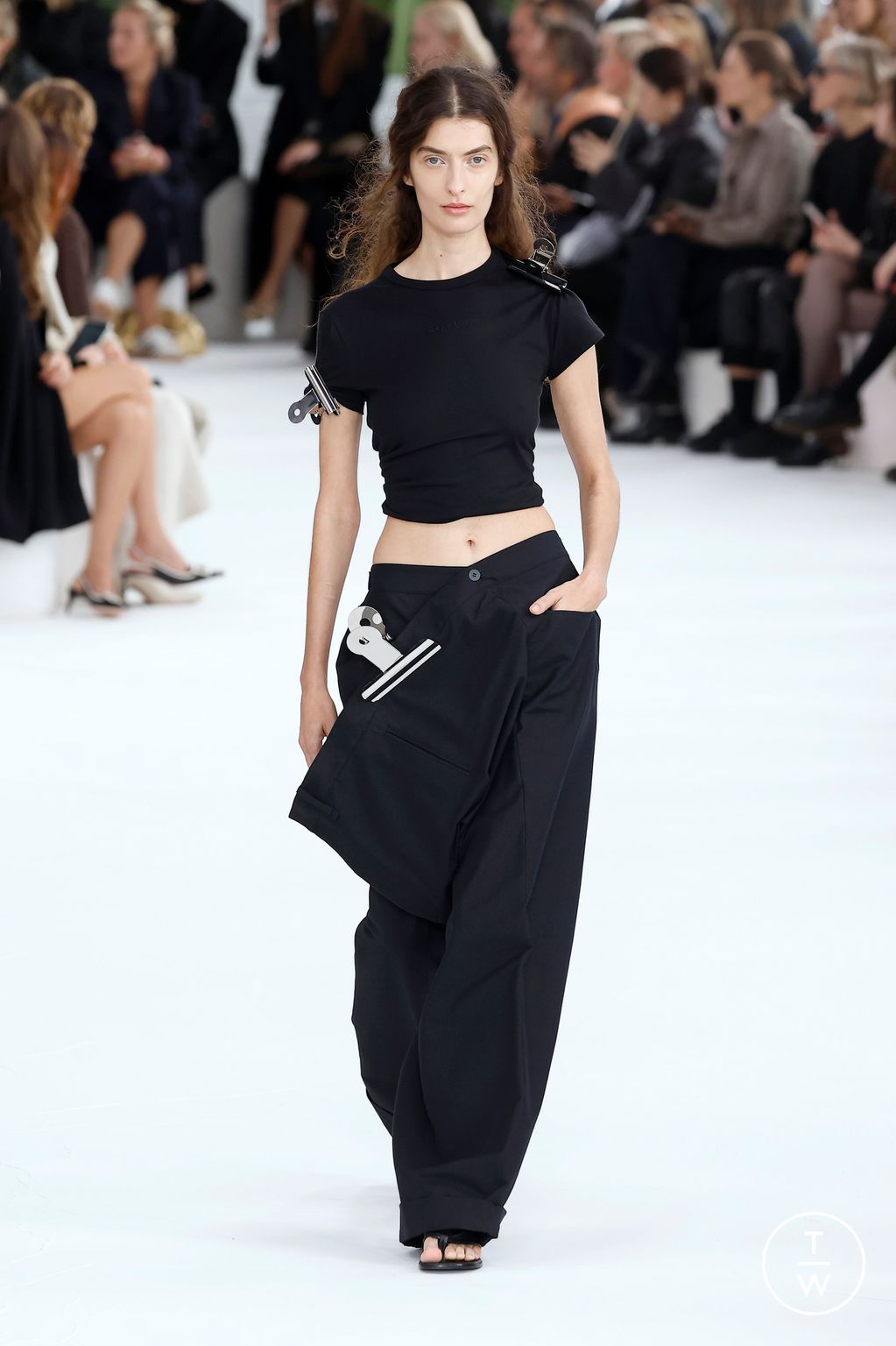 Fashion Week Paris Spring/Summer 2025 look 27 from the Issey Miyake collection womenswear