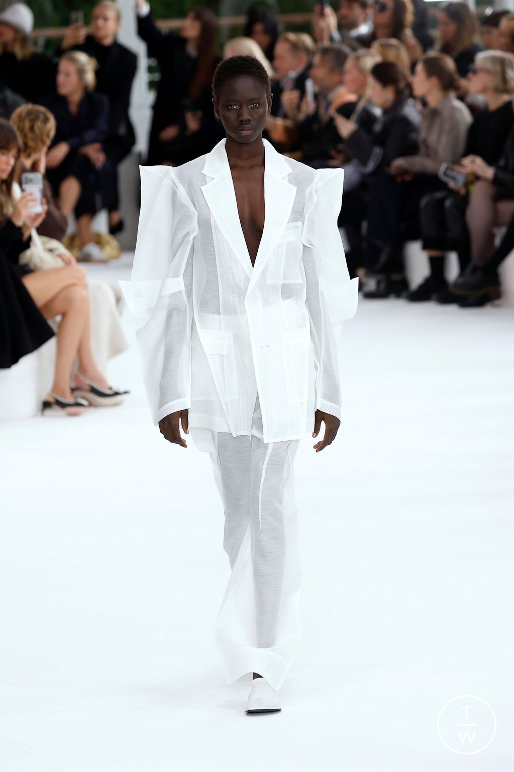 Fashion Week Paris Spring/Summer 2025 look 43 from the Issey Miyake collection womenswear