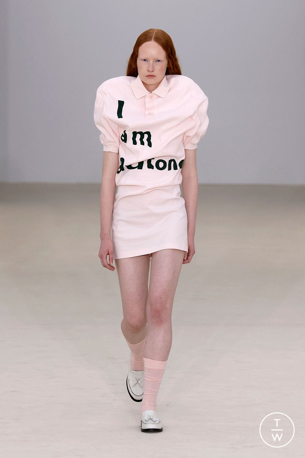 Fashion Week Paris Spring/Summer 2026 look 5 from the Issey Miyake collection 女装