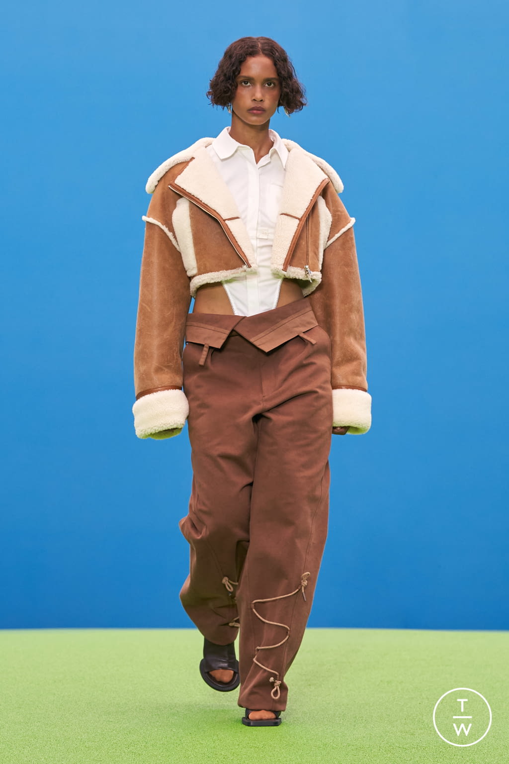 Fashion Week Paris Fall/Winter 2021 look 9 from the Jacquemus collection womenswear