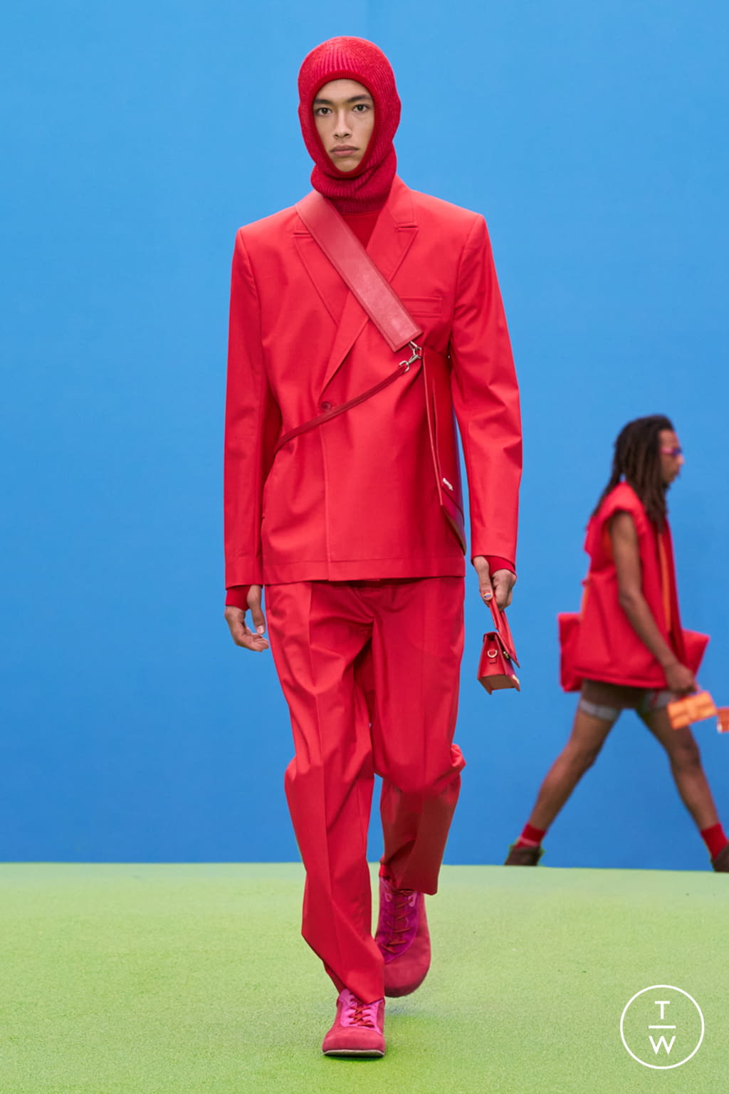 Fashion Week Paris Fall/Winter 2021 look 12 from the Jacquemus collection womenswear