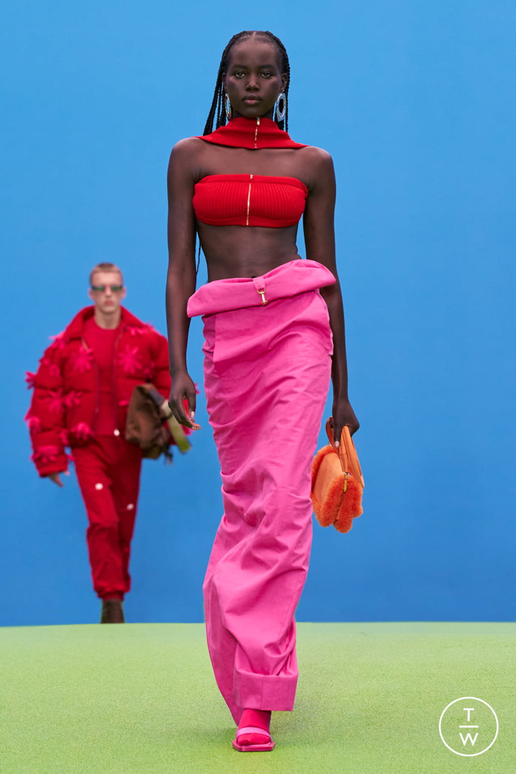Fashion Week Paris Fall/Winter 2021 look 13 de la collection Jacquemus womenswear