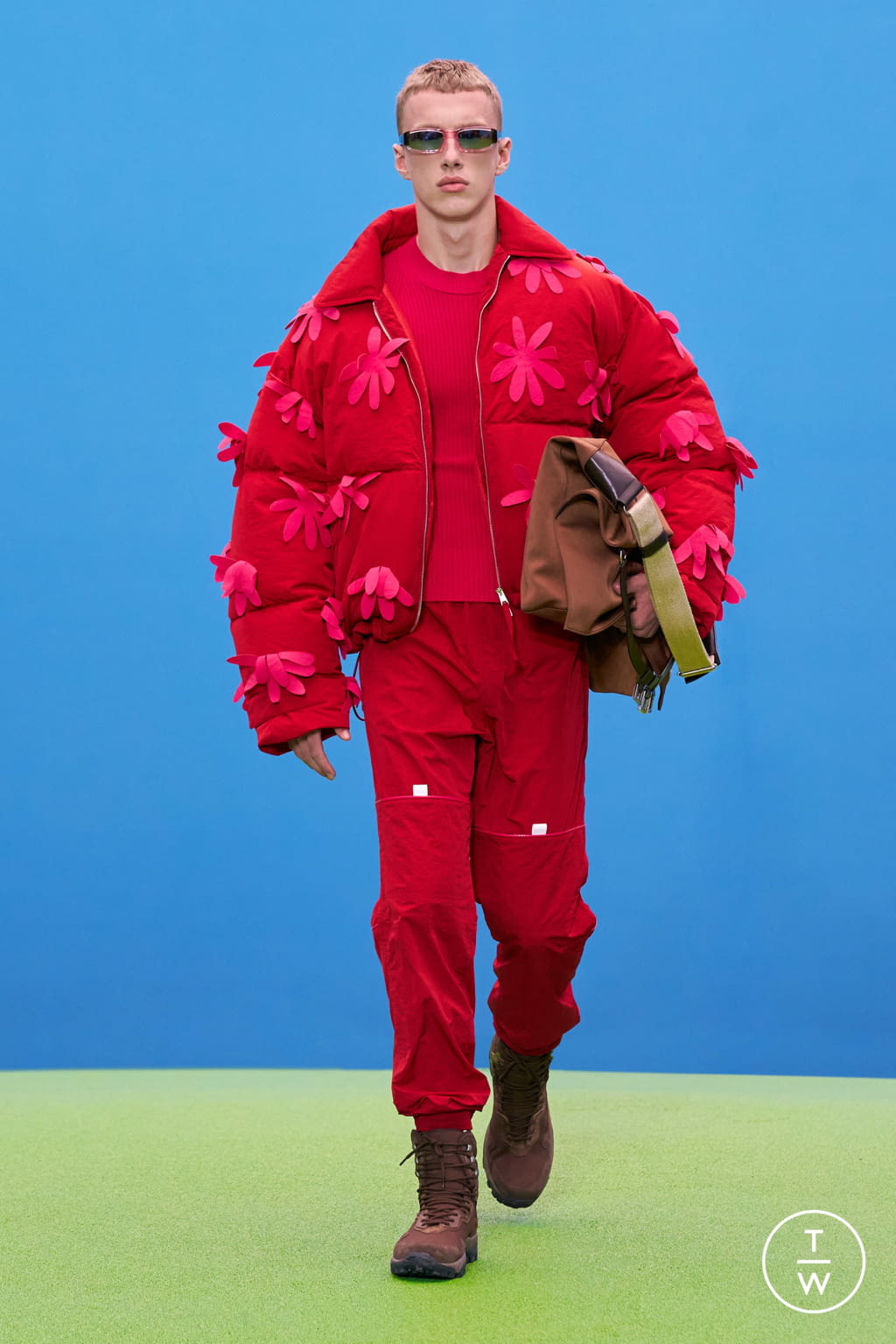 Fashion Week Paris Fall/Winter 2021 look 5 from the Jacquemus collection 男装