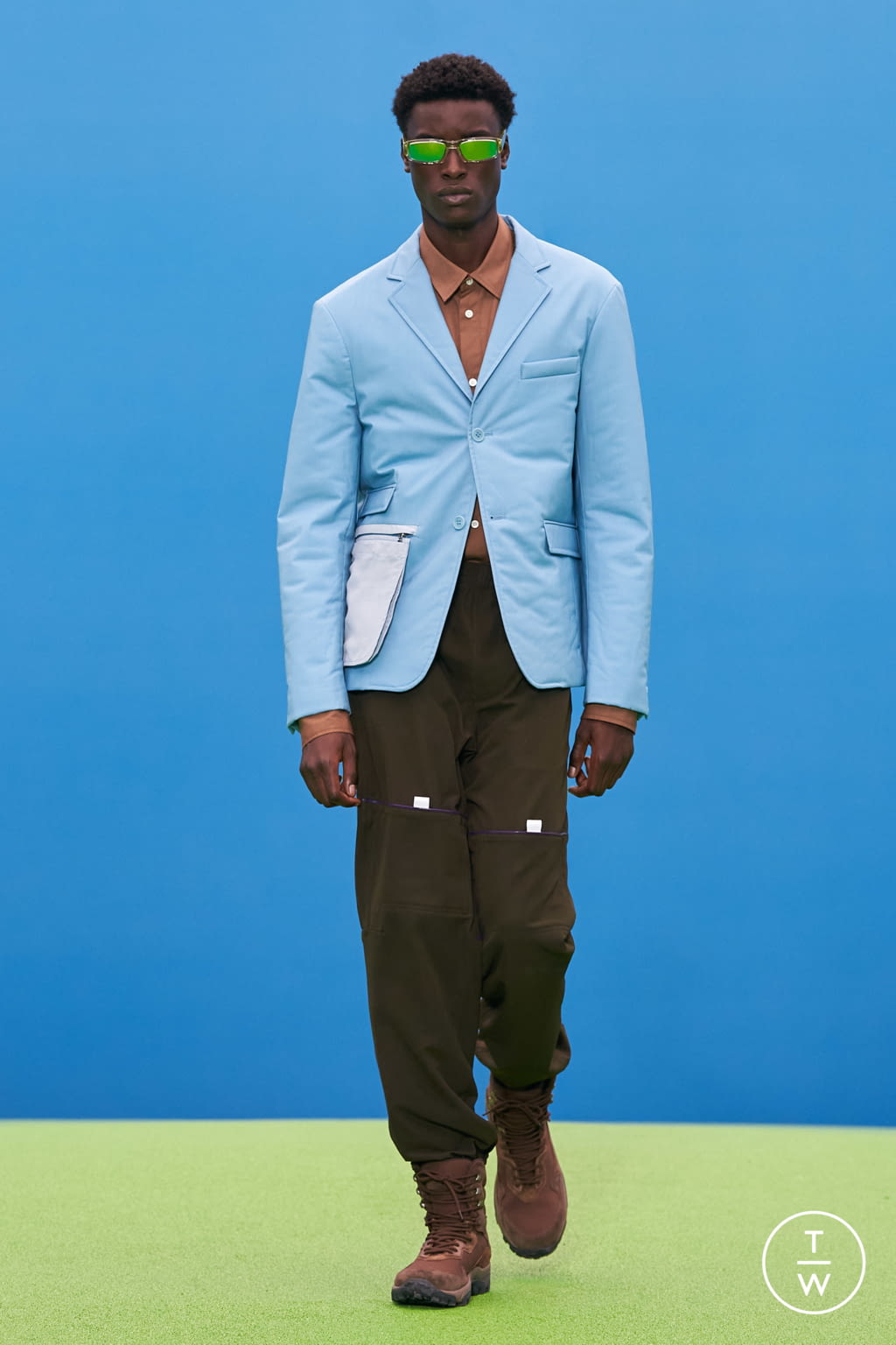 Fashion Week Paris Fall/Winter 2021 look 16 from the Jacquemus collection menswear