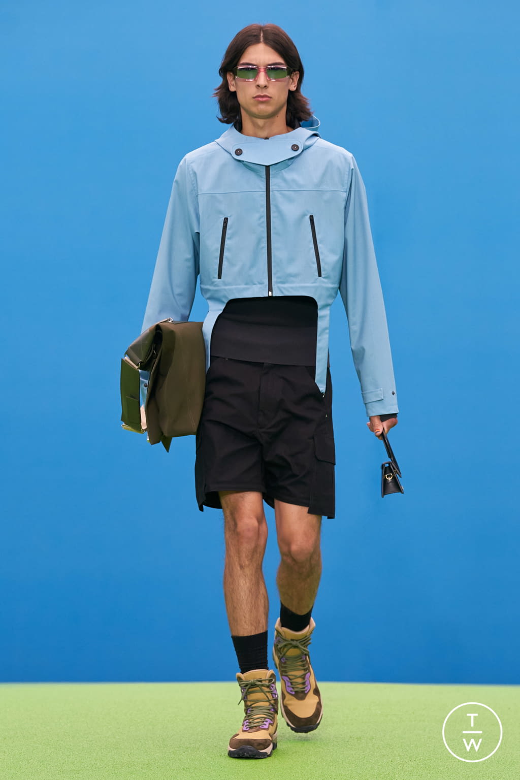 Fashion Week Paris Fall/Winter 2021 look 17 from the Jacquemus collection menswear