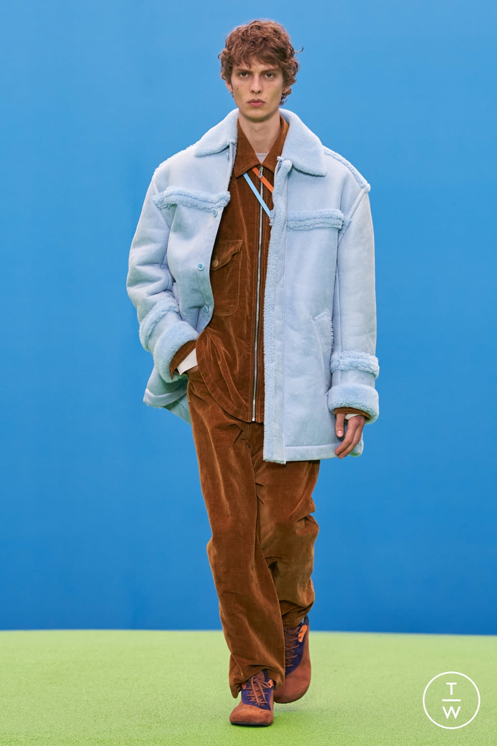Fashion Week Paris Fall/Winter 2021 look 18 from the Jacquemus collection 男装