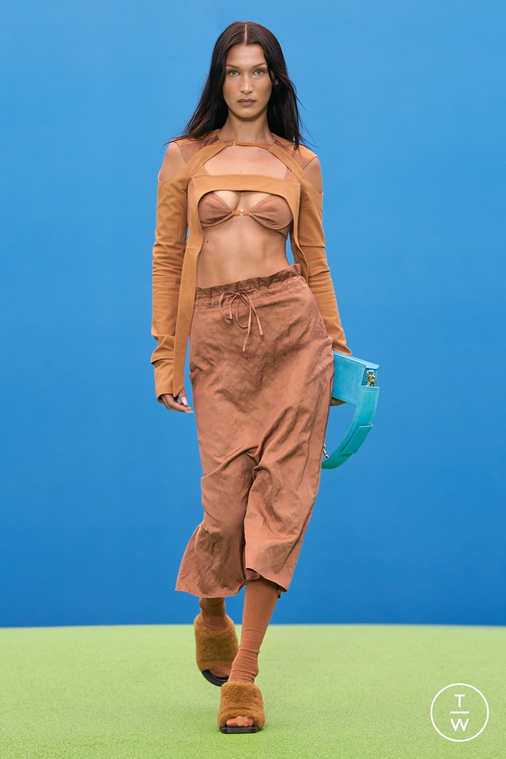 Fashion Week Paris Fall/Winter 2021 look 44 from the Jacquemus collection womenswear