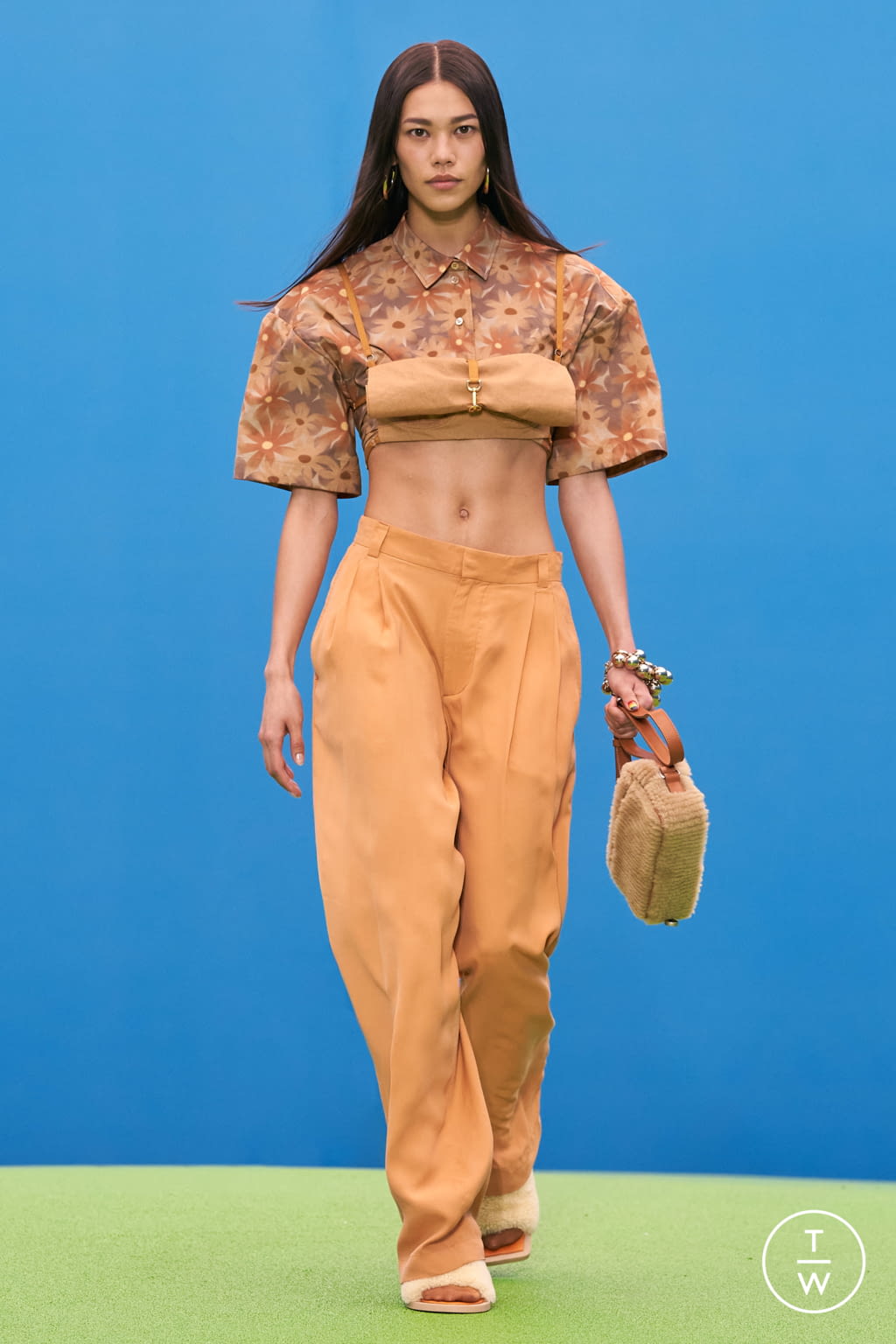 Fashion Week Paris Fall/Winter 2021 look 47 from the Jacquemus collection womenswear