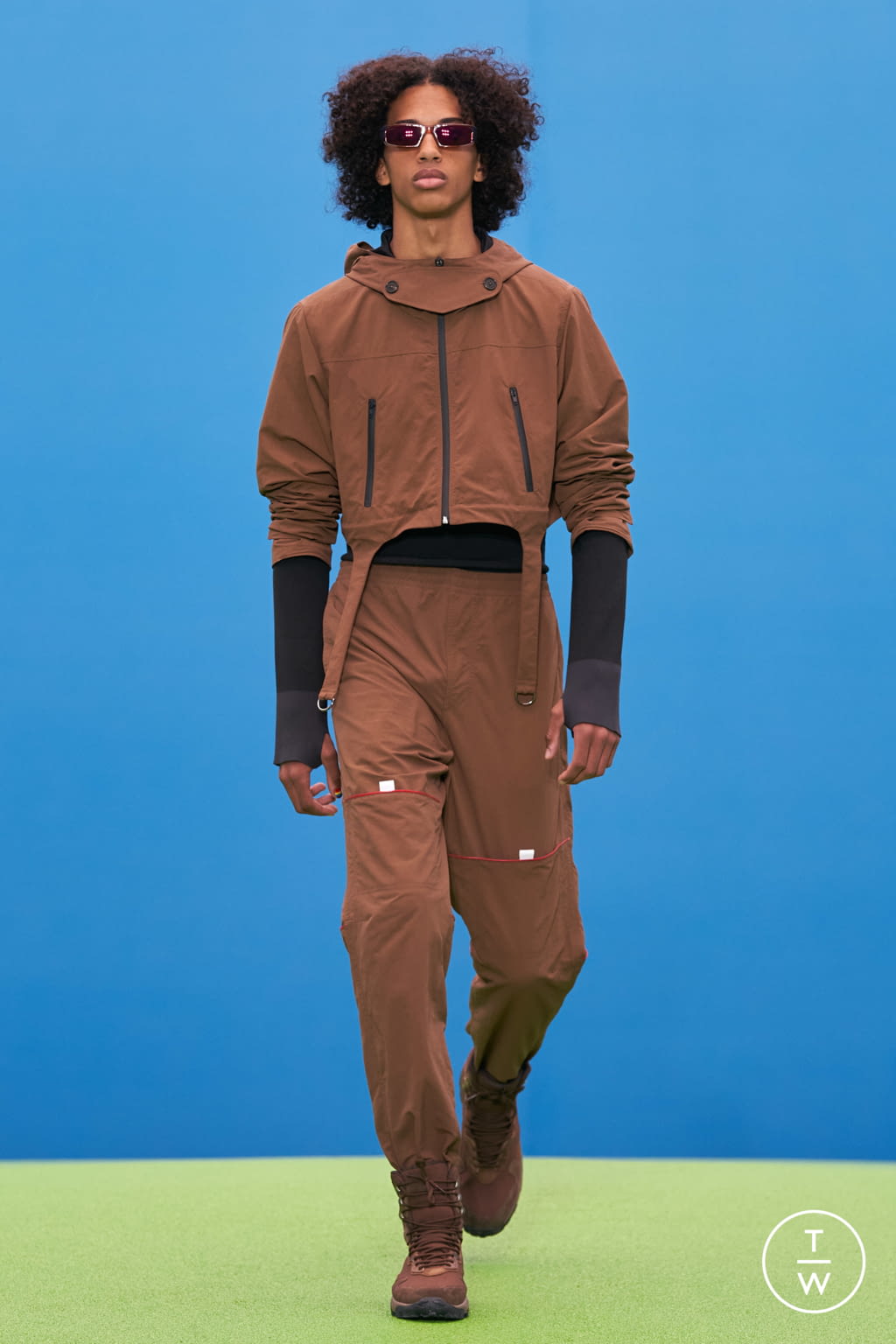 Fashion Week Paris Fall/Winter 2021 look 20 de la collection Jacquemus menswear