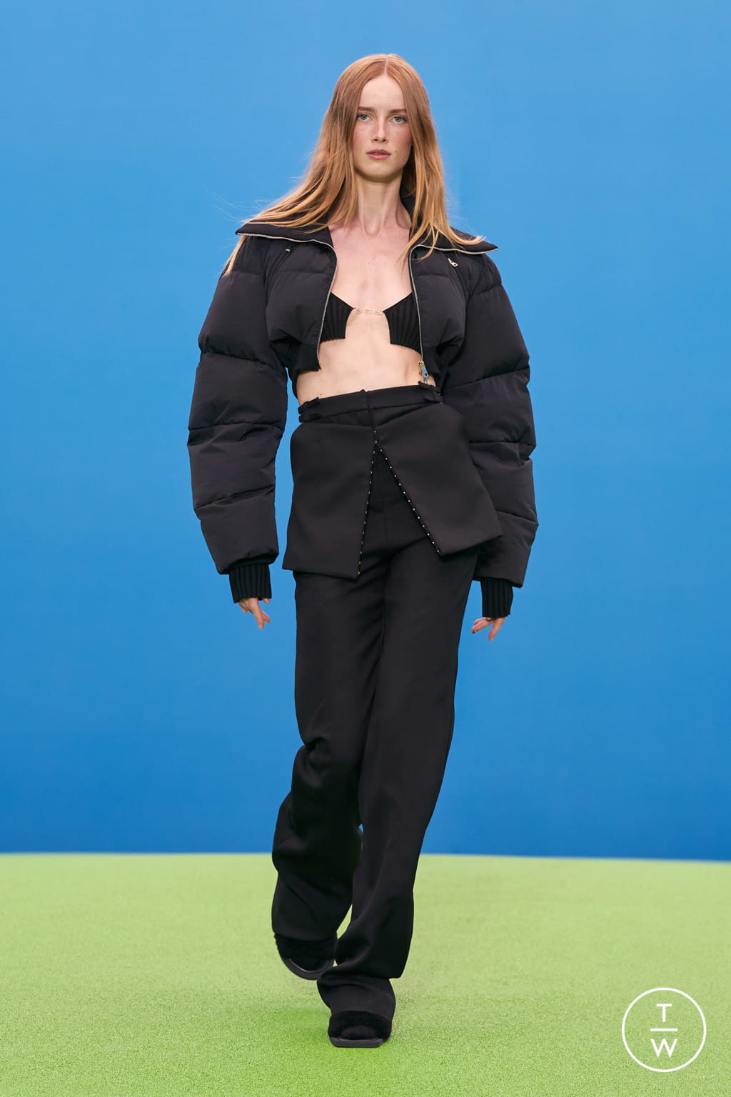 Fashion Week Paris Fall/Winter 2021 look 60 from the Jacquemus collection womenswear