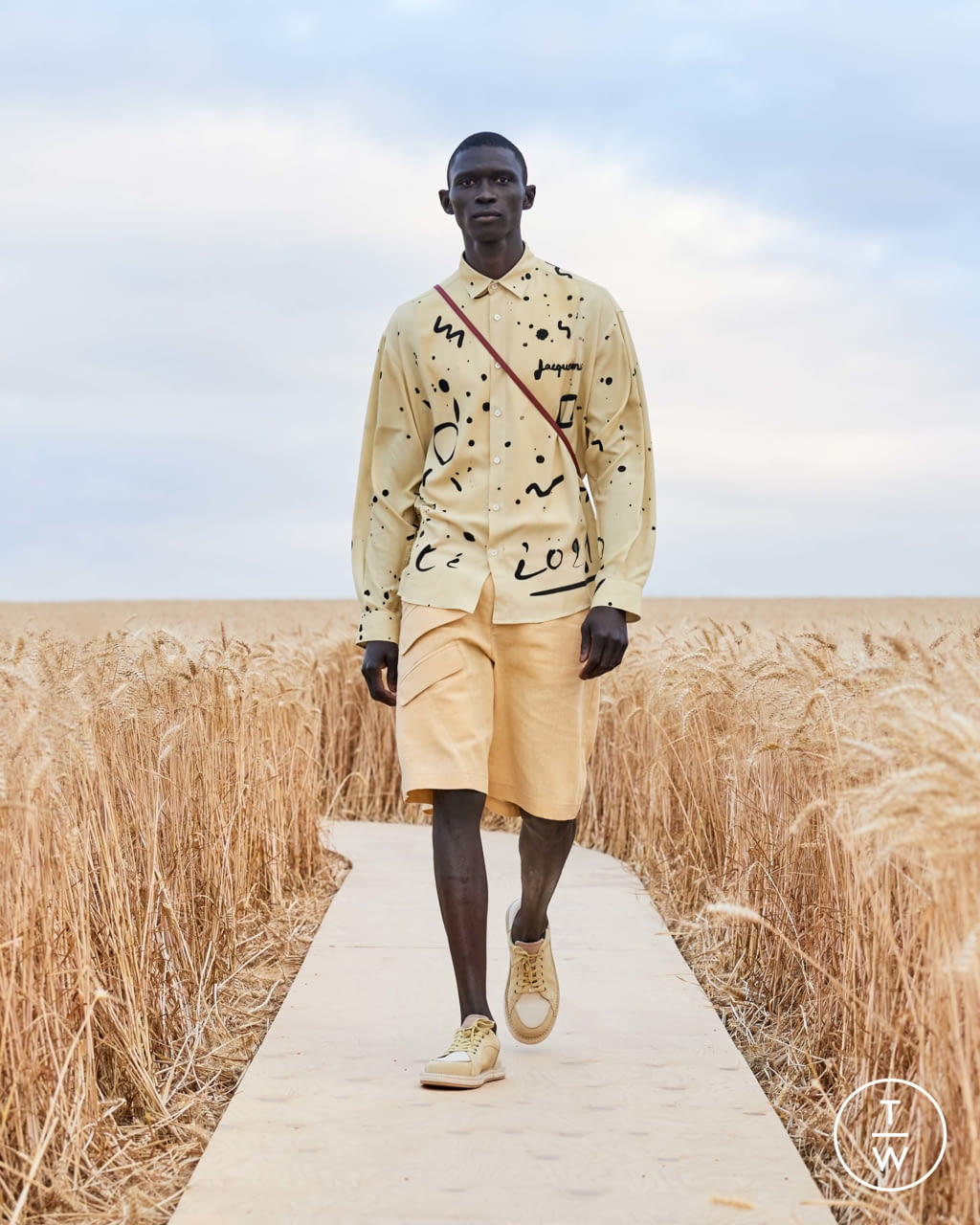 Fashion Week Paris Spring/Summer 2021 look 9 from the Jacquemus collection menswear