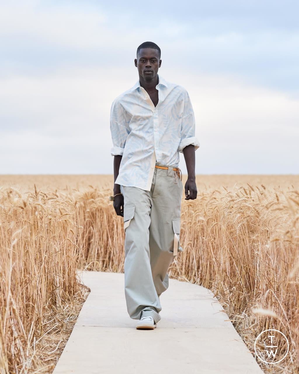 Fashion Week Paris Spring/Summer 2021 look 22 from the Jacquemus collection menswear