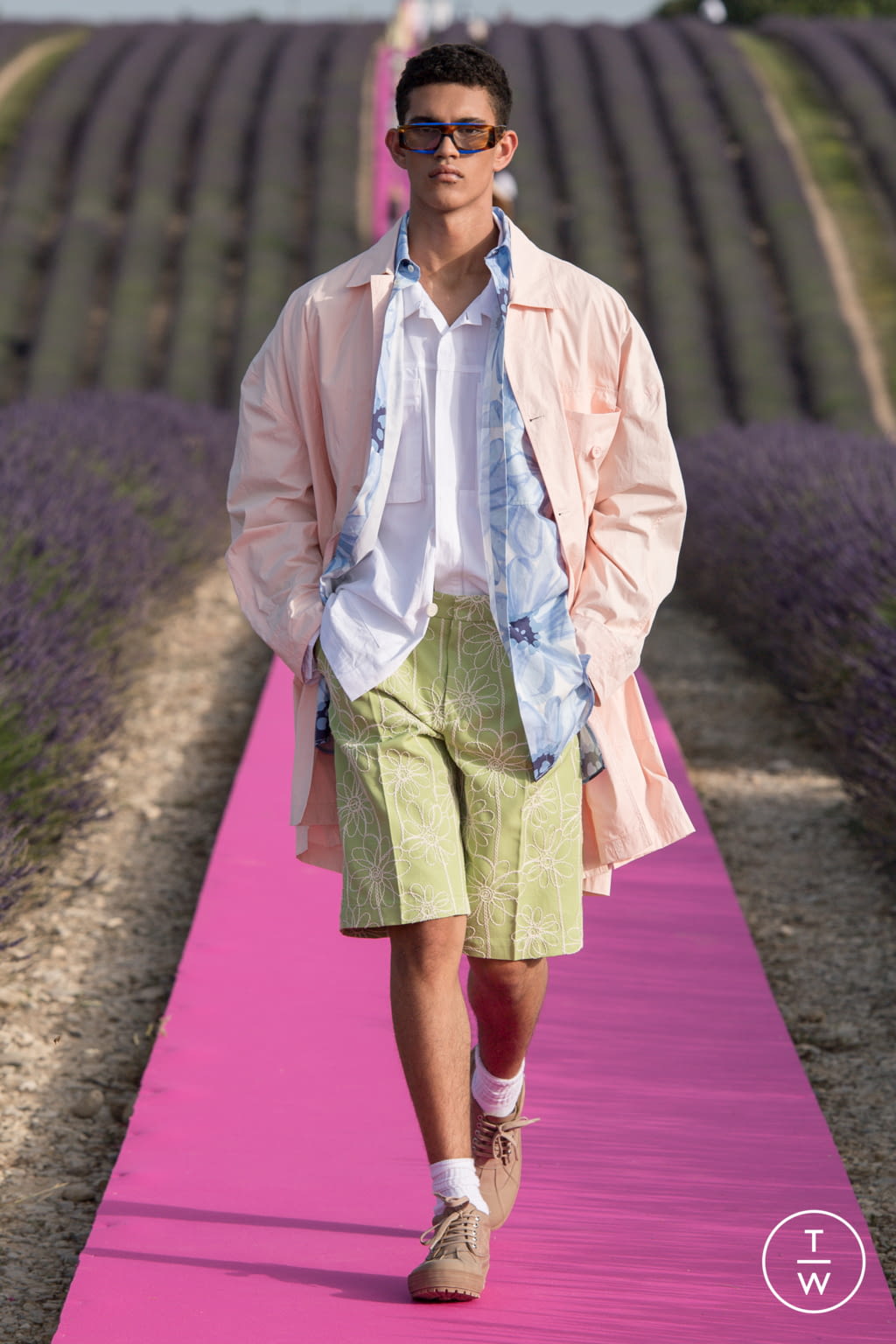 Fashion Week Paris Spring/Summer 2020 look 3 de la collection Jacquemus menswear