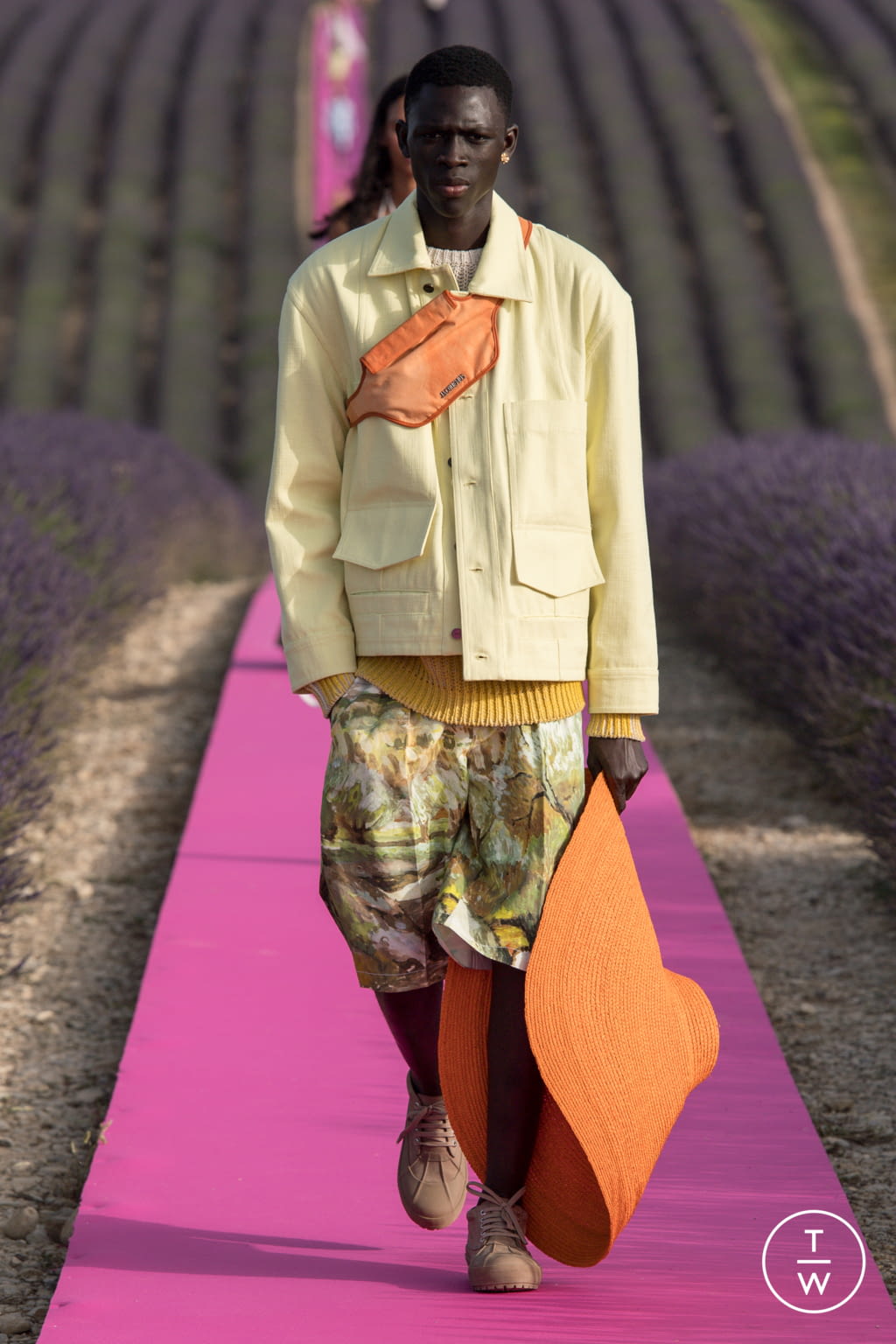 Fashion Week Paris Spring/Summer 2020 look 14 from the Jacquemus collection menswear