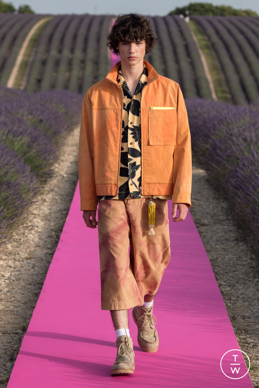 Fashion Week Paris Spring/Summer 2020 look 66 de la collection Jacquemus menswear