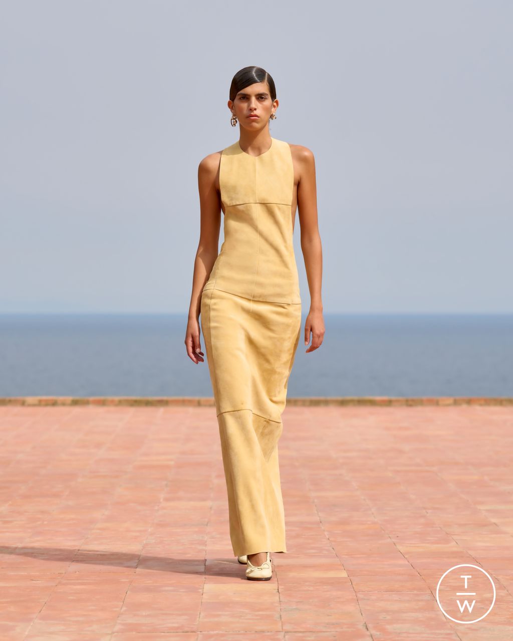 Fashion Week Paris Fall/Winter 2024 look 13 from the Jacquemus collection 女装