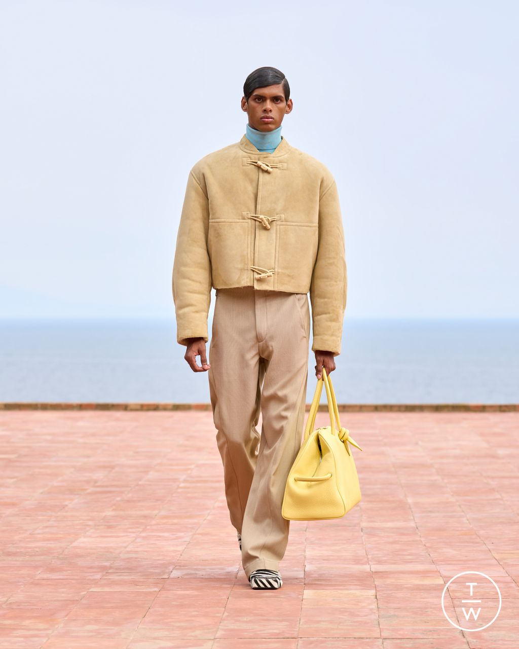 Fashion Week Paris Fall/Winter 2024 look 35 from the Jacquemus collection womenswear