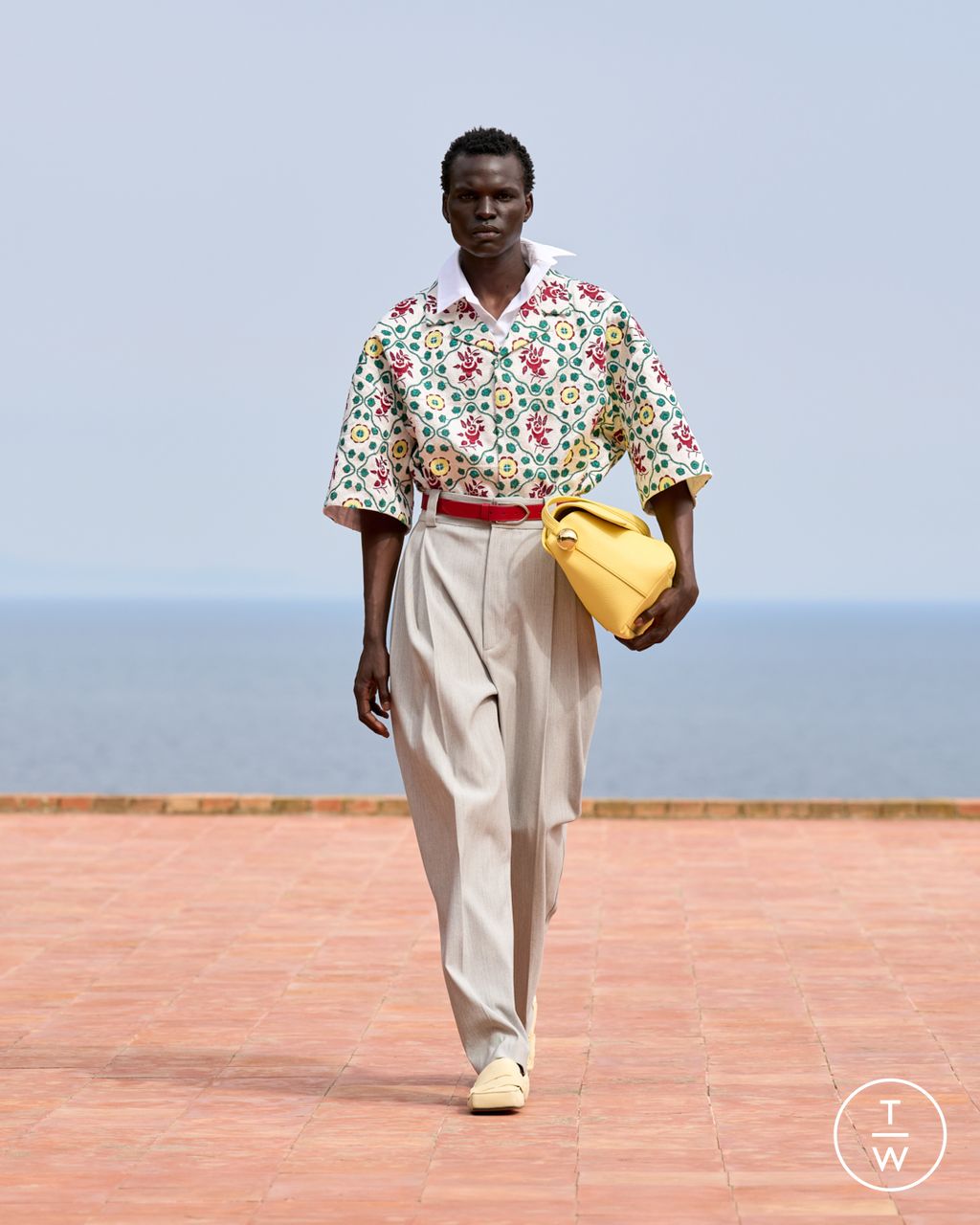 Fashion Week Paris Fall/Winter 2024 look 45 from the Jacquemus collection womenswear