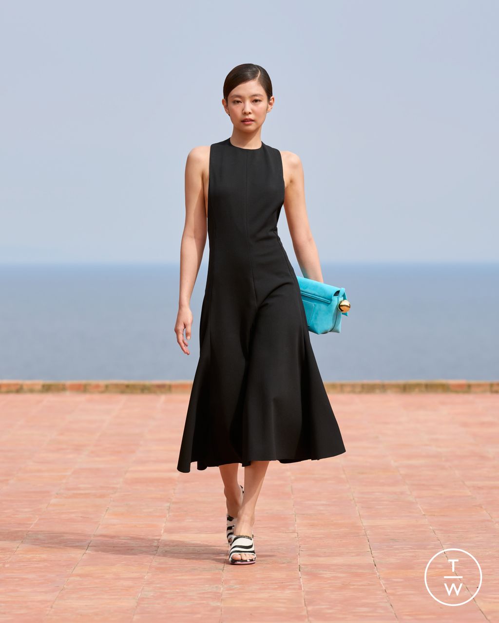 Fashion Week Paris Fall/Winter 2024 look 47 from the Jacquemus collection 女装