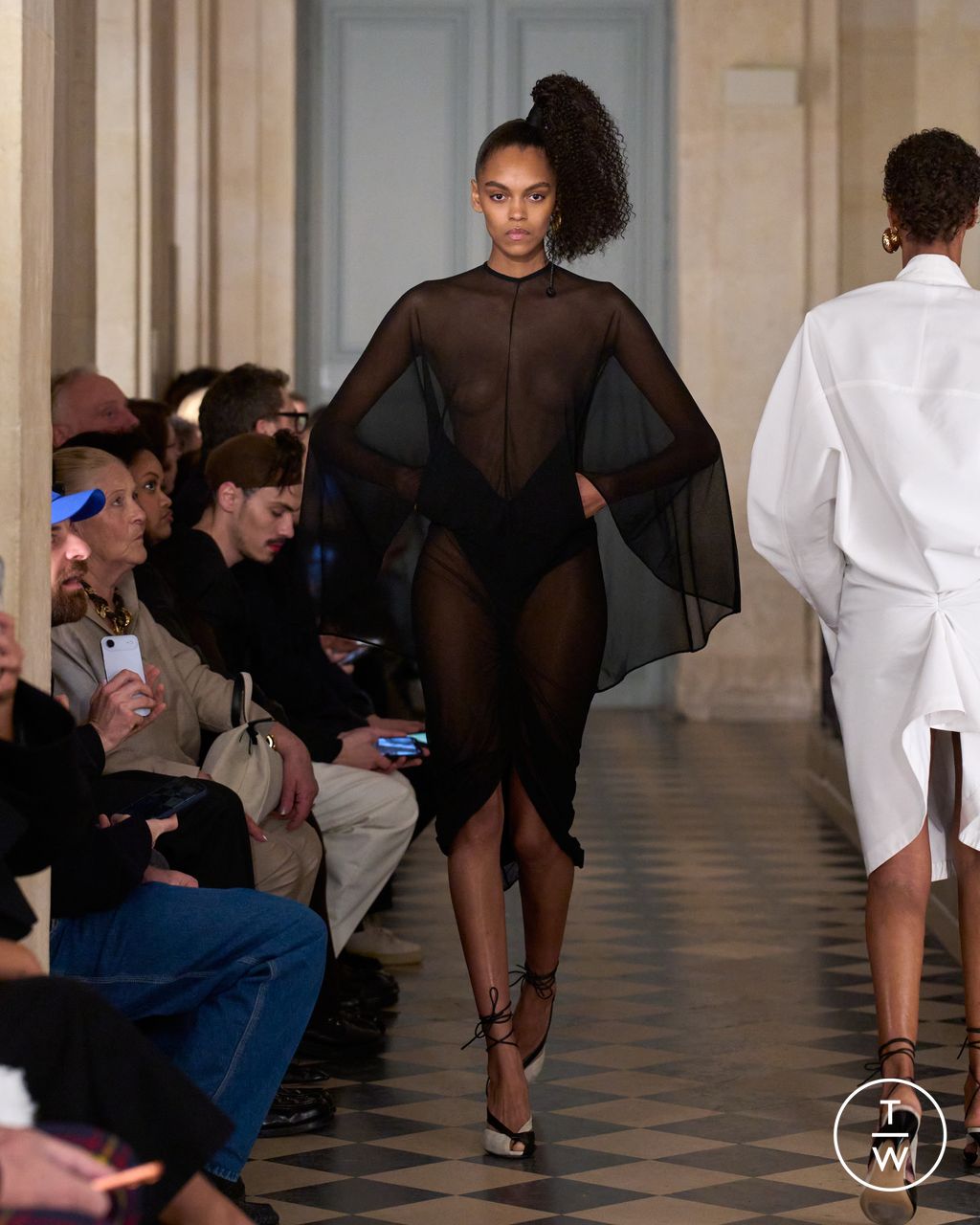 Fashion Week Paris Fall/Winter 2026 look 10 from the Jacquemus collection 男装