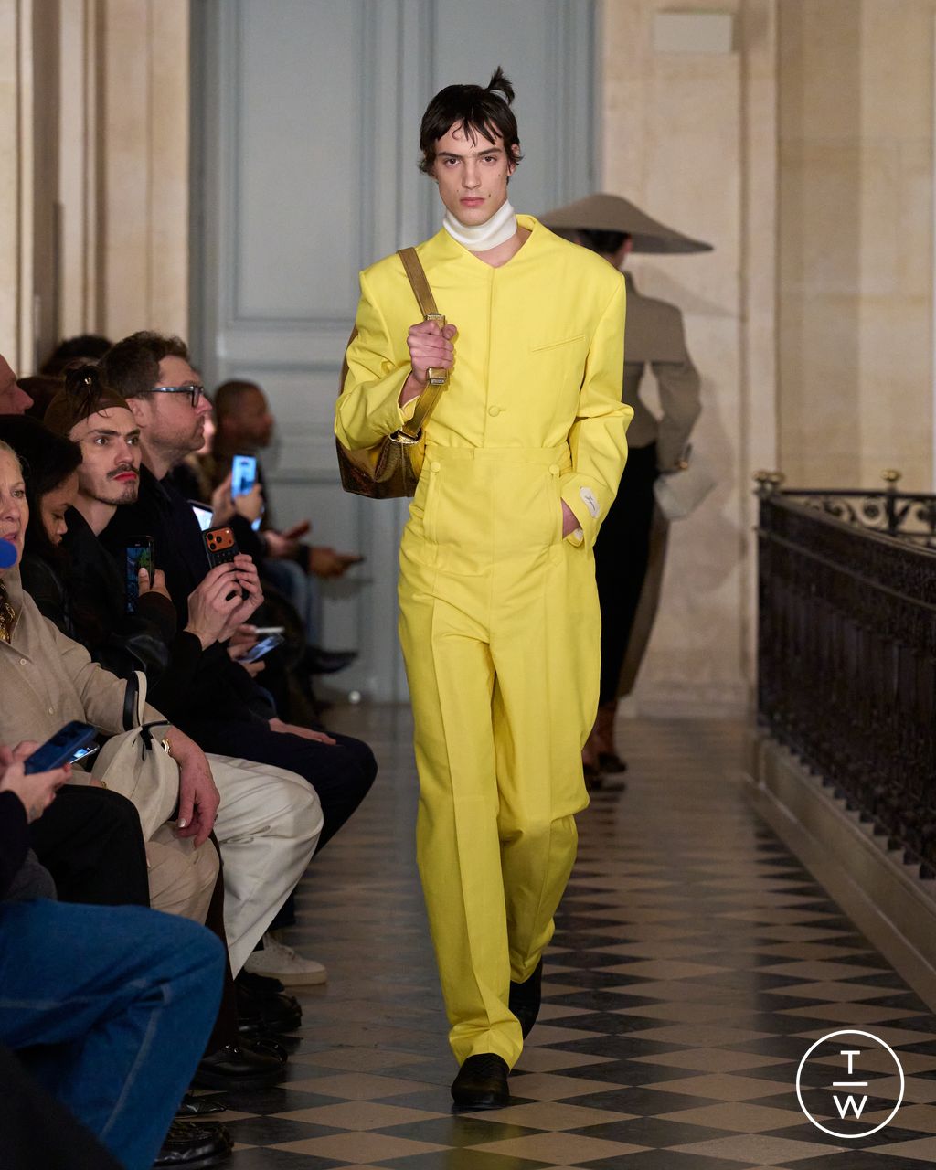 Fashion Week Paris Fall/Winter 2026 look 11 de la collection Jacquemus menswear
