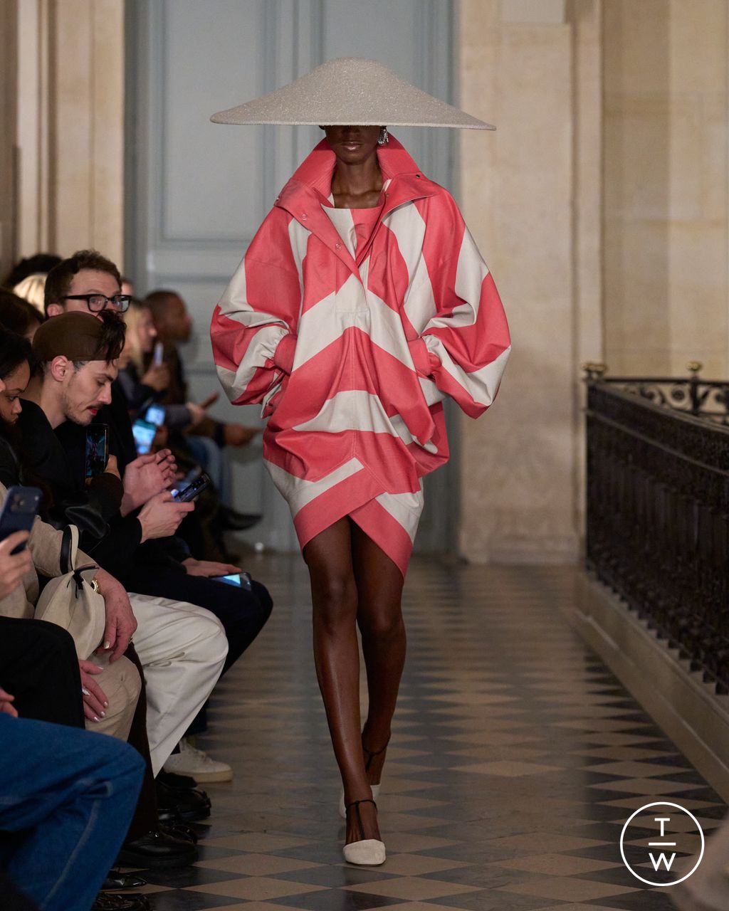 Fashion Week Paris Fall/Winter 2026 look 14 de la collection Jacquemus menswear