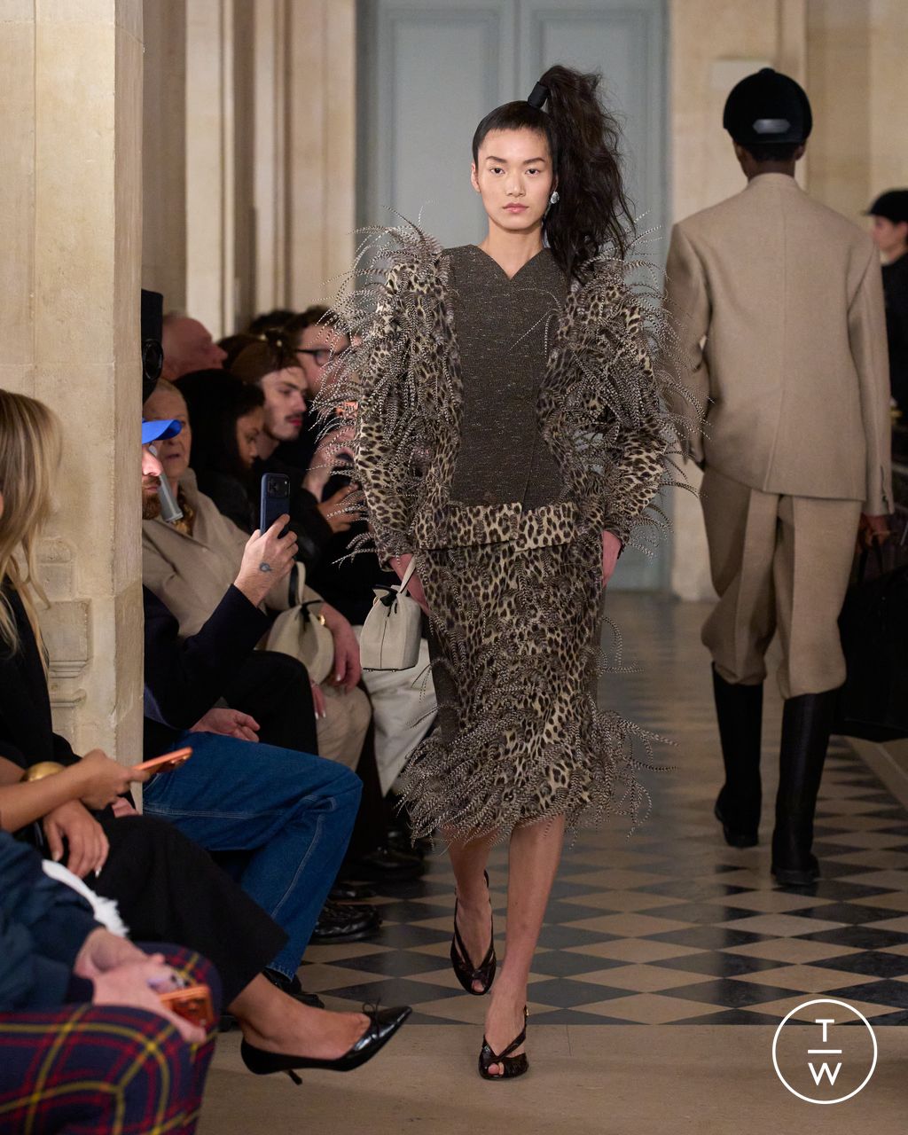 Fashion Week Paris Fall/Winter 2026 look 17 from the Jacquemus collection menswear