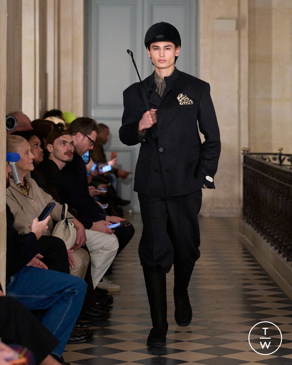 Fashion Week Paris Fall/Winter 2026 look 18 de la collection Jacquemus menswear