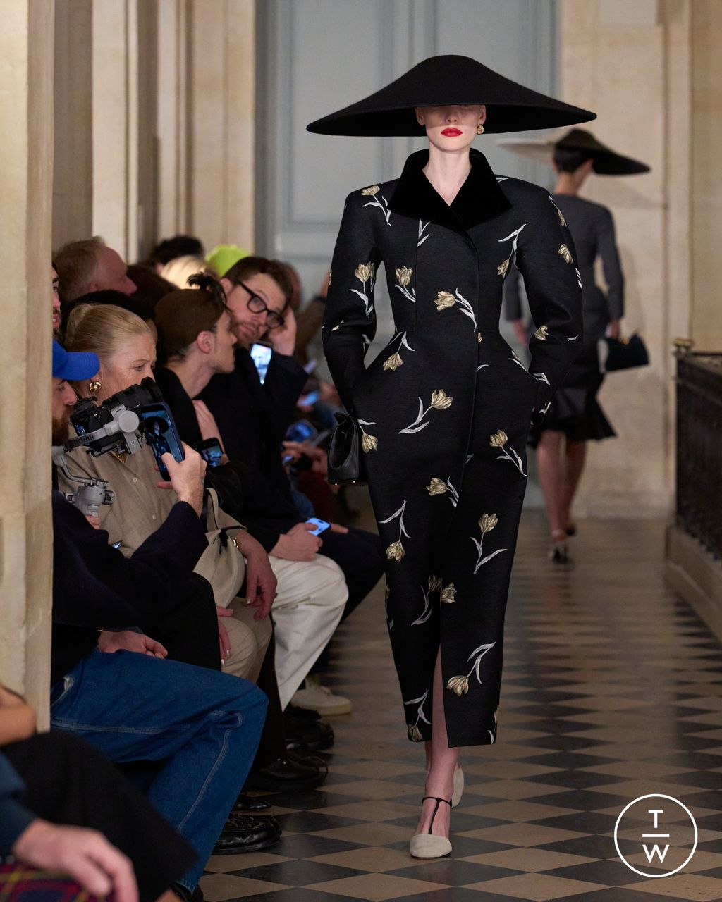 Fashion Week Paris Fall/Winter 2026 look 26 from the Jacquemus collection menswear